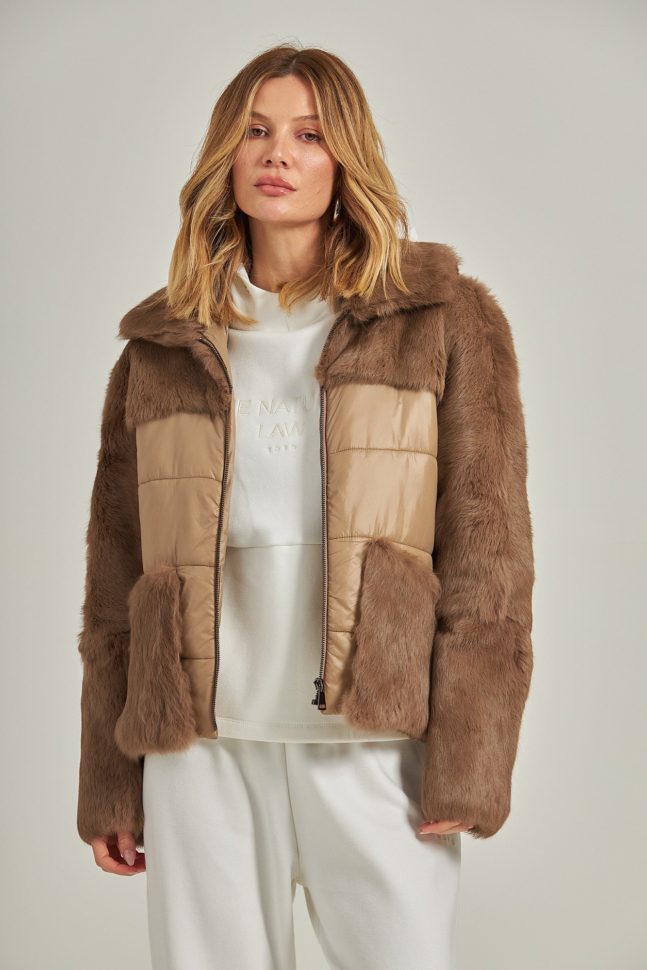 Puffer de pele com bolso - Fendi
