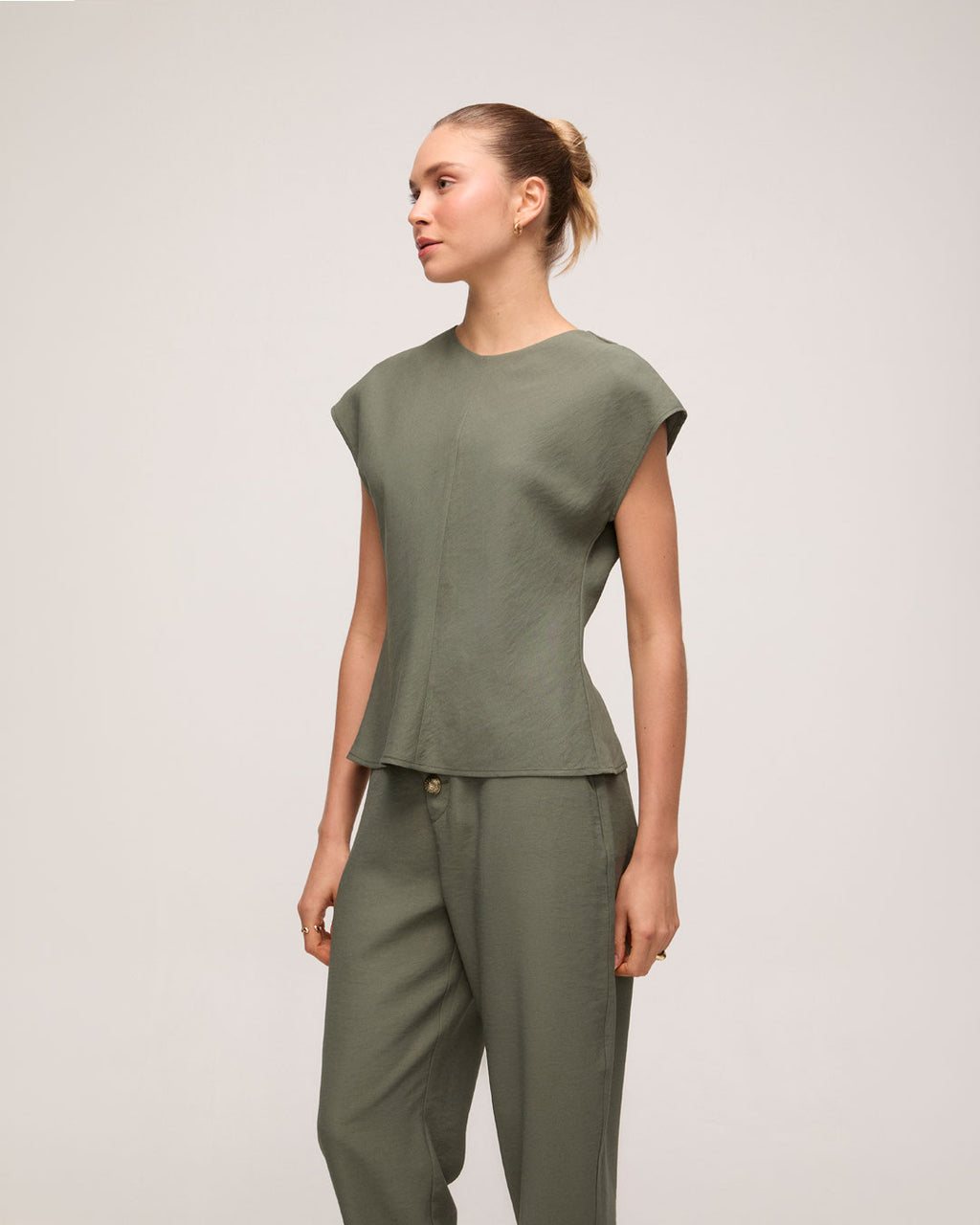 Blusa em Alfaiataria de Viscose - Verde Militar