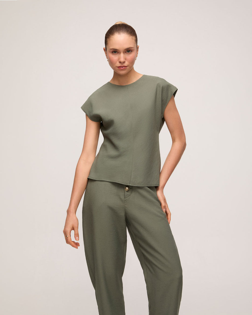 Blusa em Alfaiataria de Viscose - Verde Militar