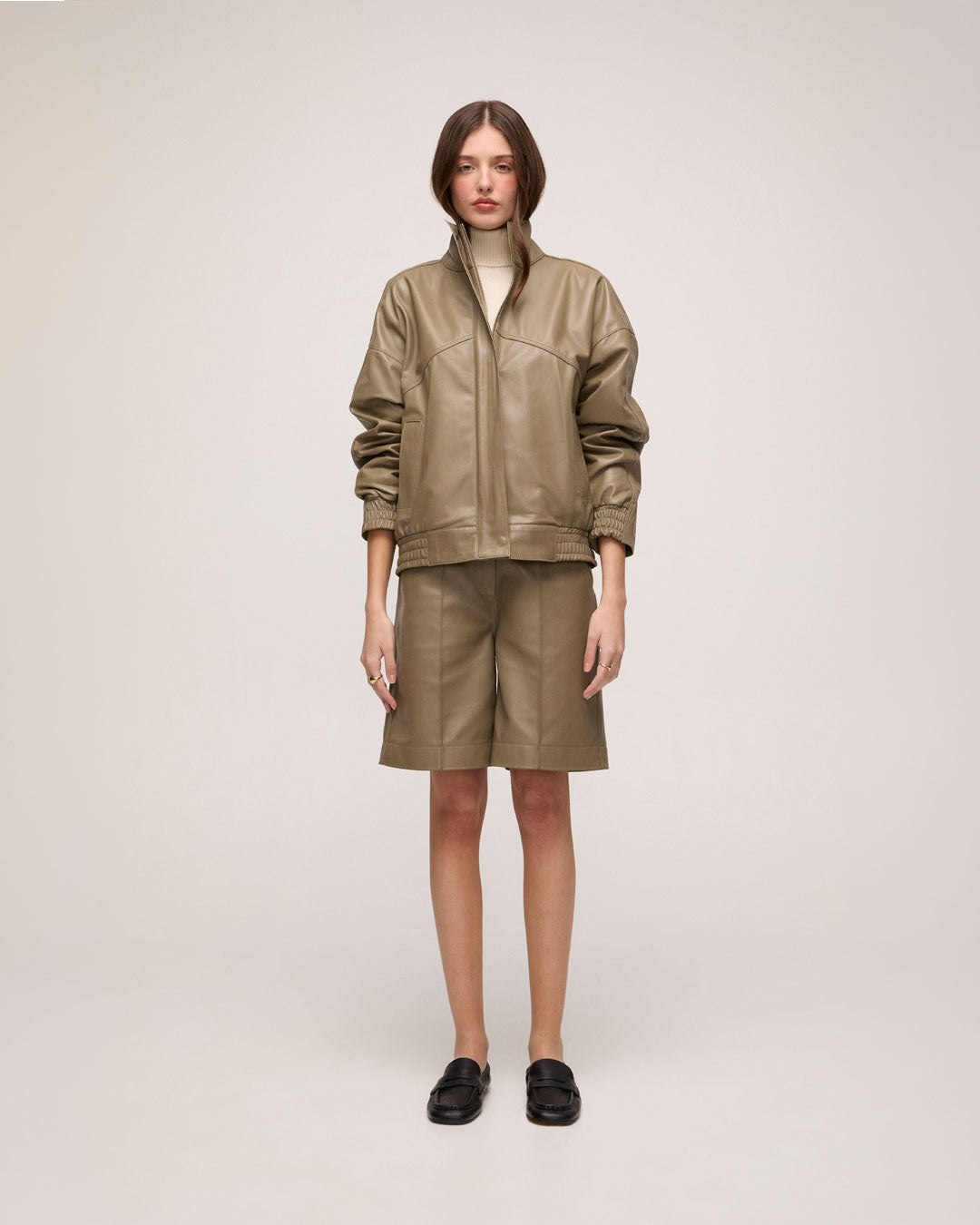 Jaqueta em Couro Oversized - Khaki