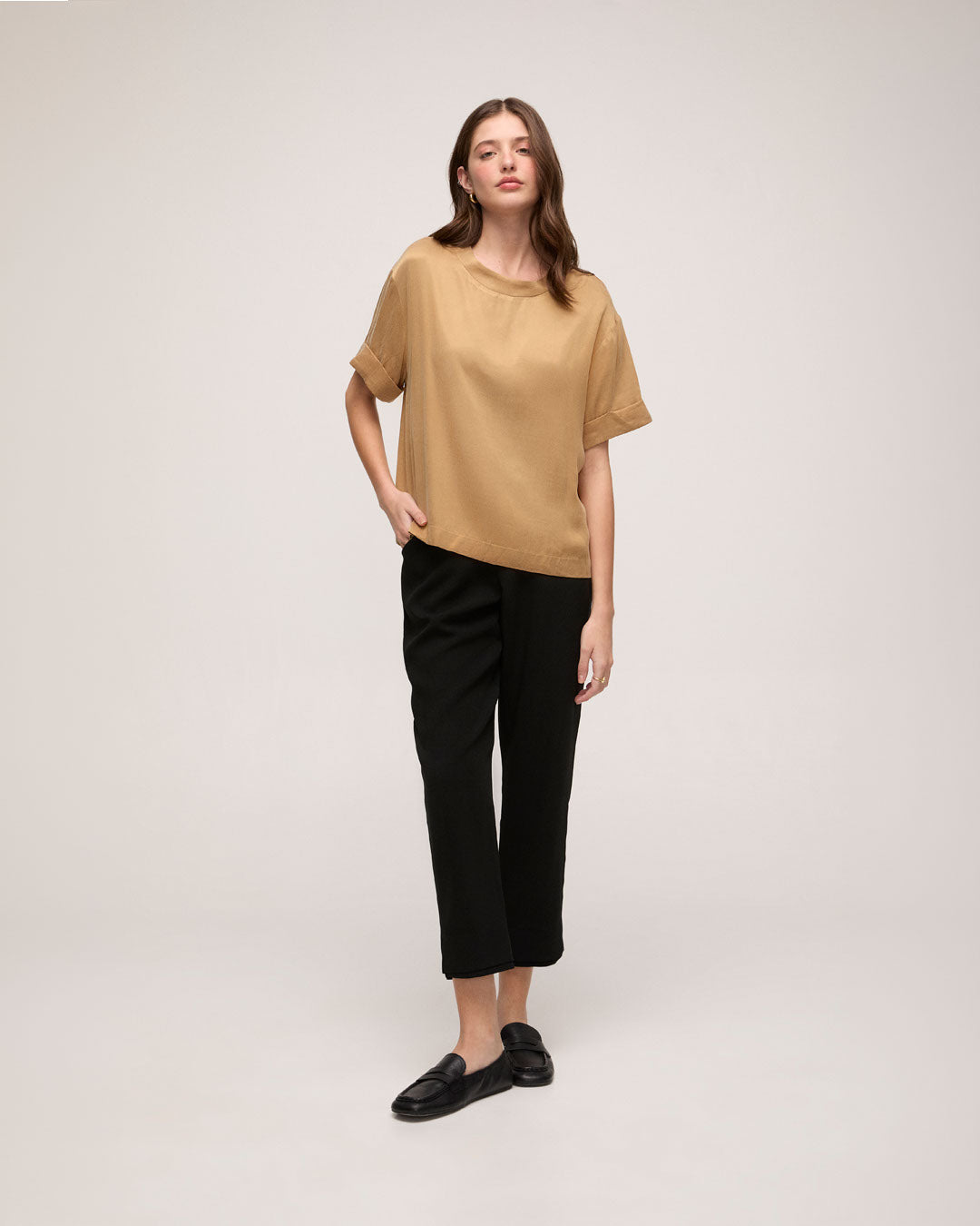 Blusa em Cupro Washed - Bege Amêndoa