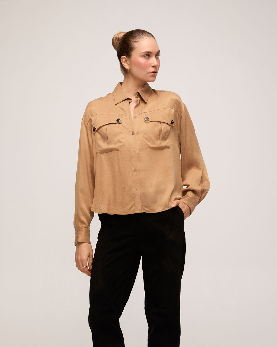 Camisa em Cupro Washed - Bege Amêndoa