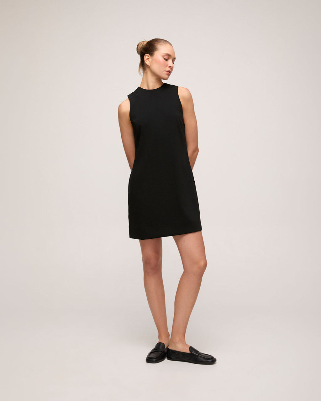 Vestido Curto Em Crepe Patou - Preto
