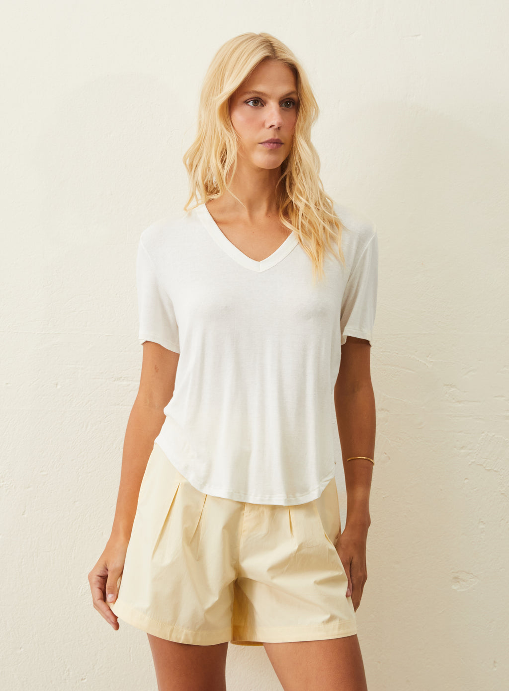 Camiseta De Linho E Viscose Decote V - Off-White