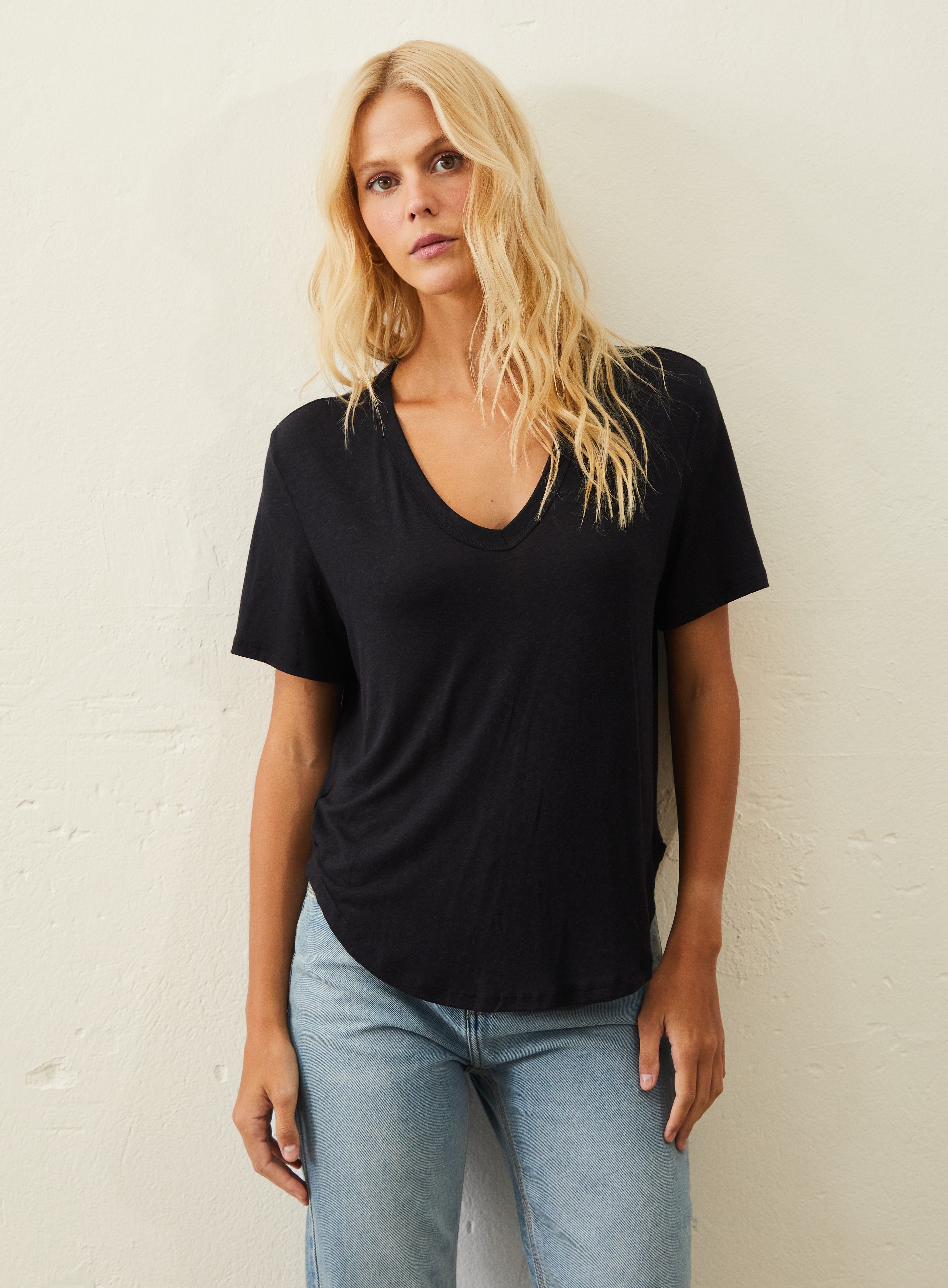 Camiseta De Linho E Viscose Decote V - Preto