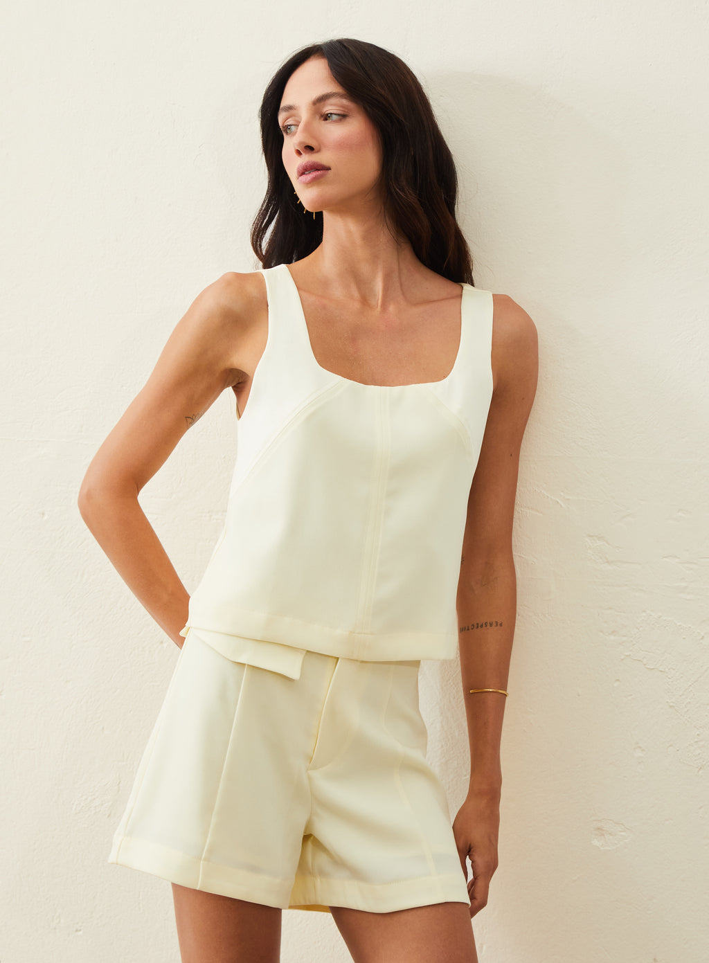 Regata Em Crepe Patou - Amarelo