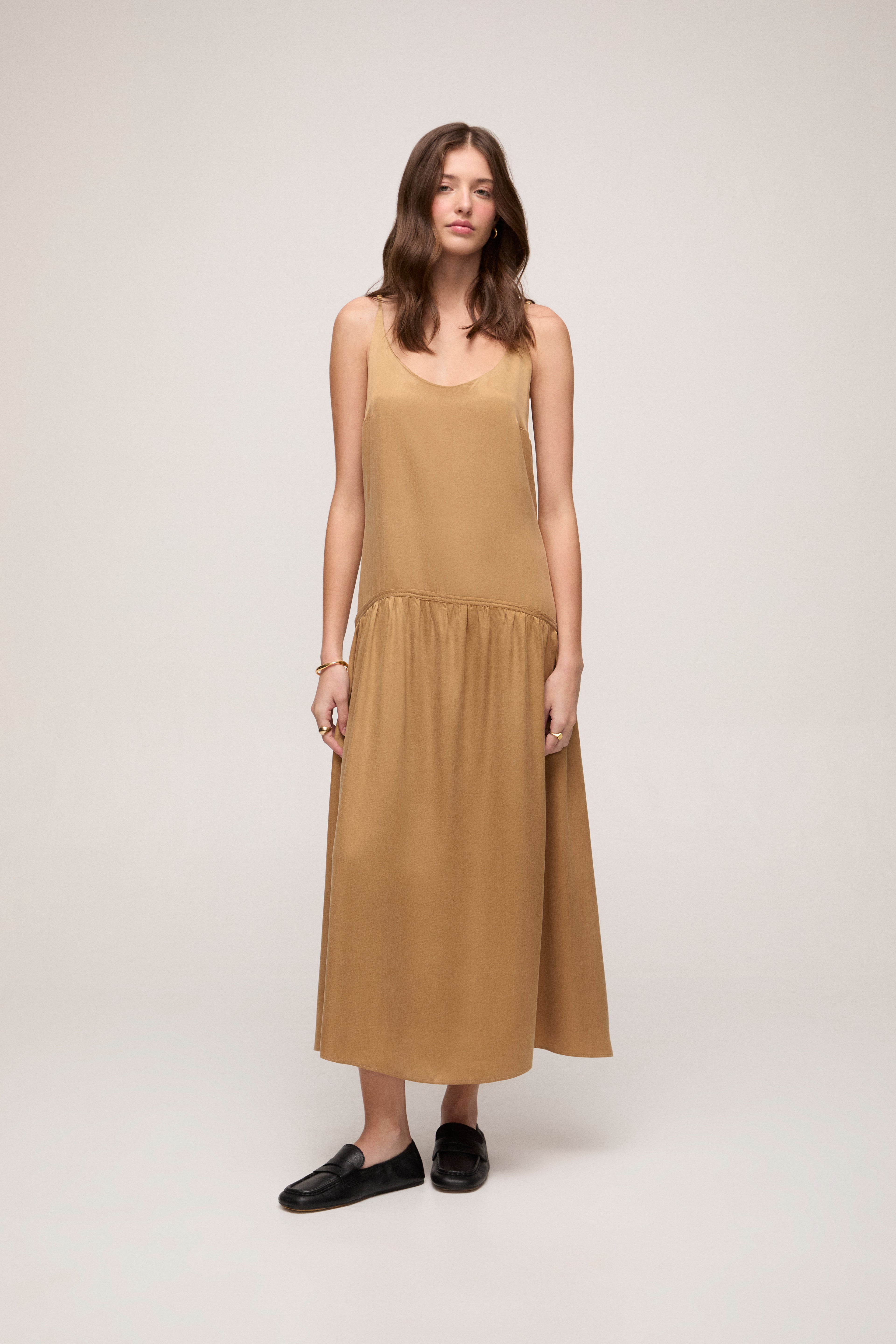 Vestido em Cupro - Bege Amêndoa