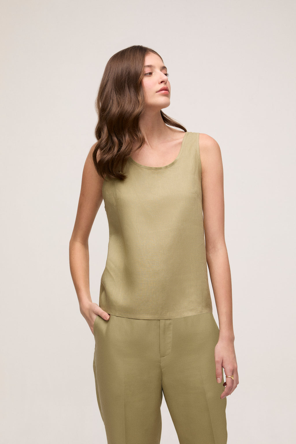 Regata em Linho - Verde Militar