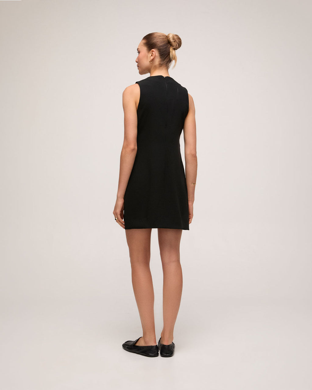Vestido Curto Em Crepe Patou - Preto