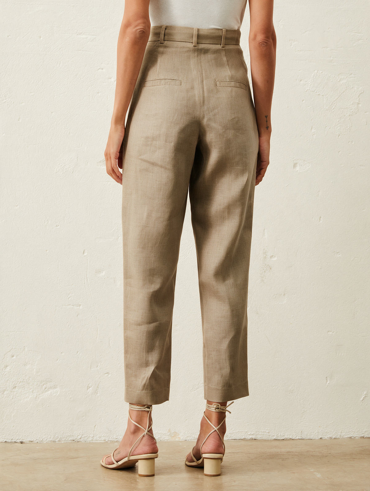 Calça Cenoura De Linho - Bege