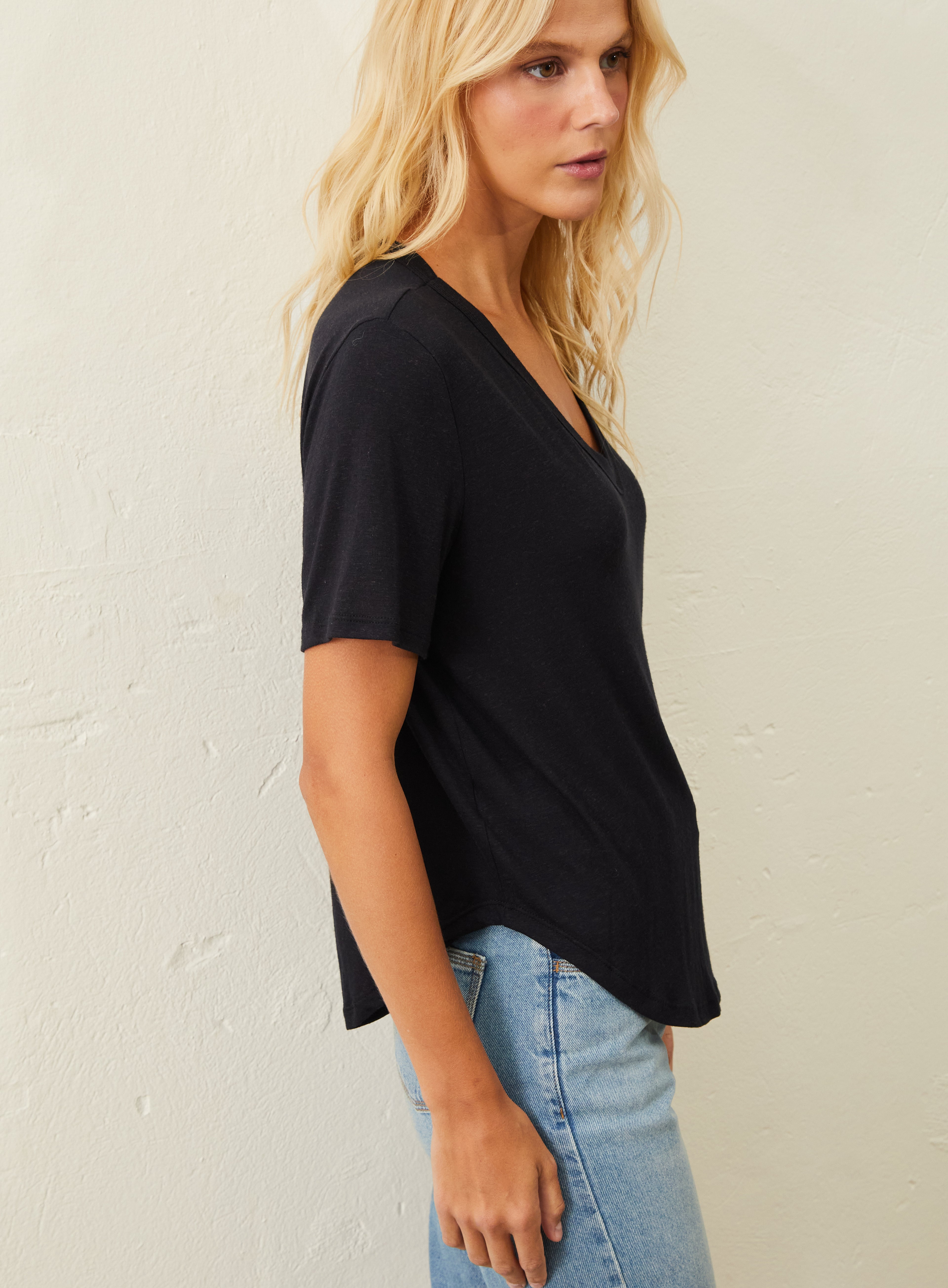 Camiseta De Linho E Viscose Decote V - Preto