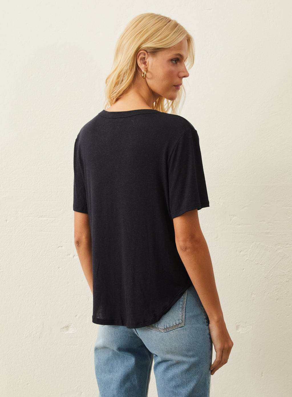 Camiseta De Linho E Viscose Decote V - Preto