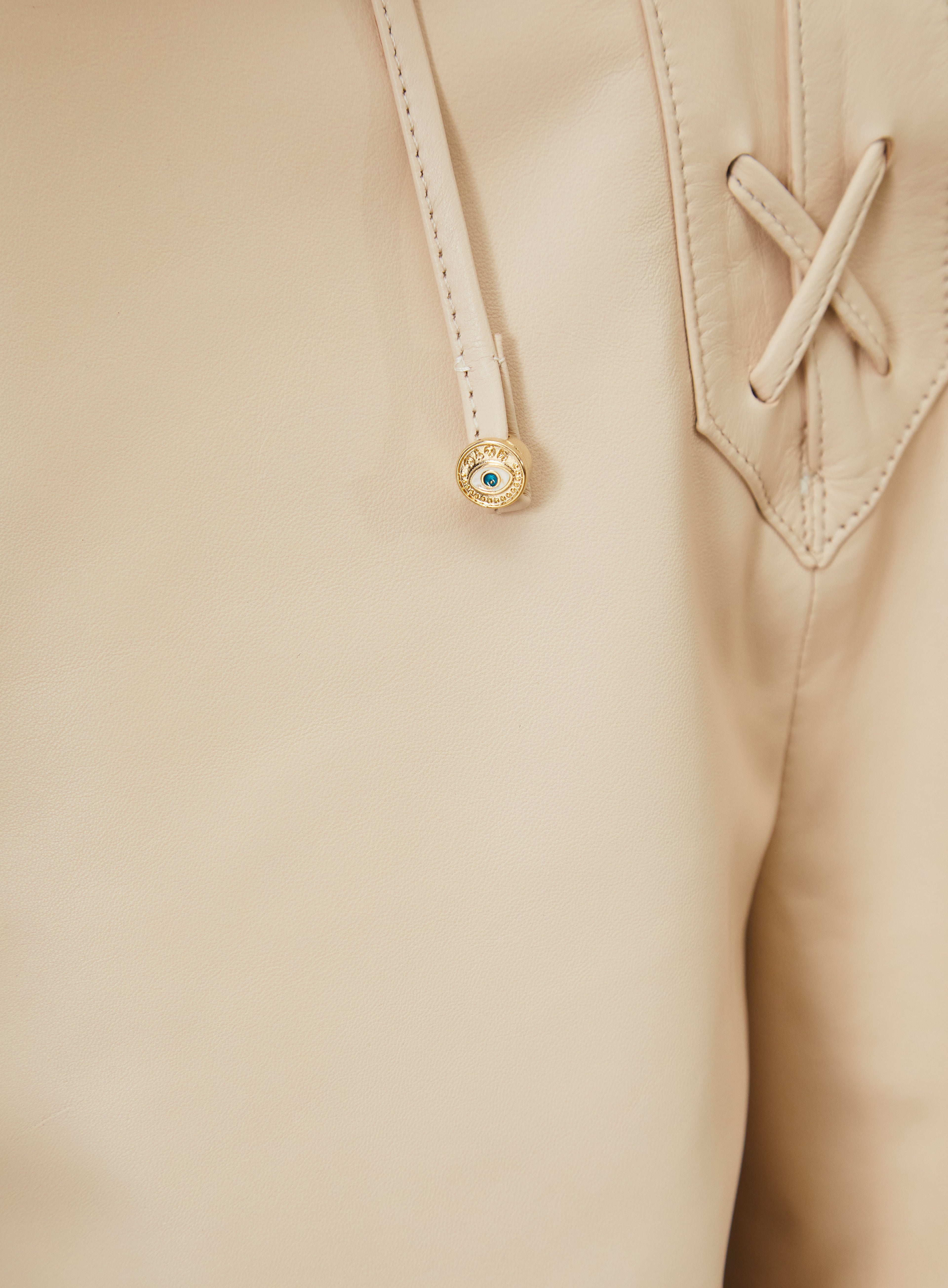 Camisa De Couro Com Amarração - Bege