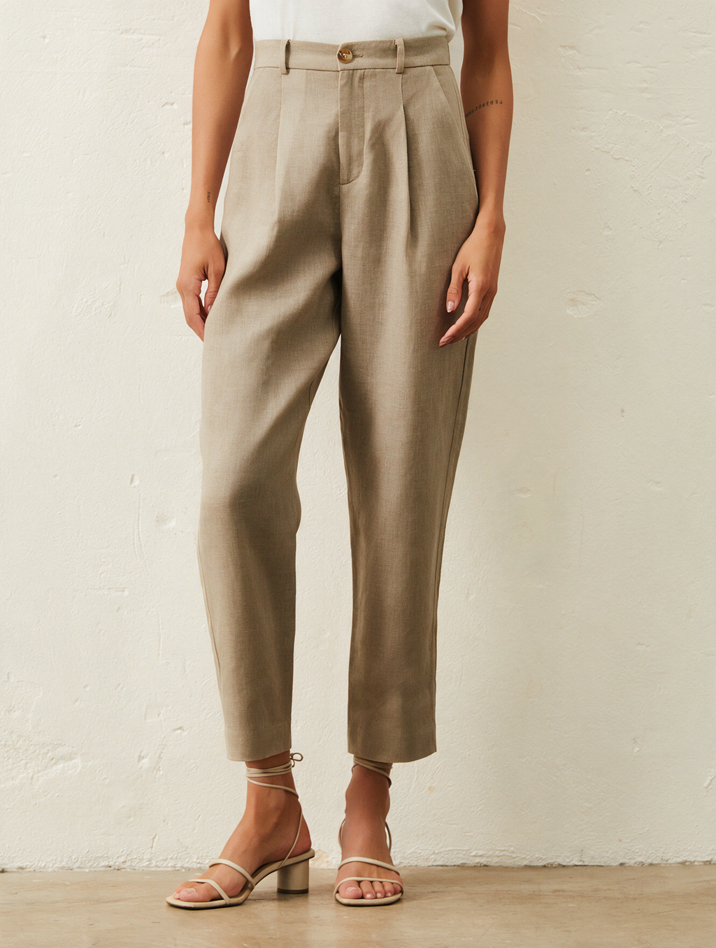 Calça Cenoura De Linho - Bege