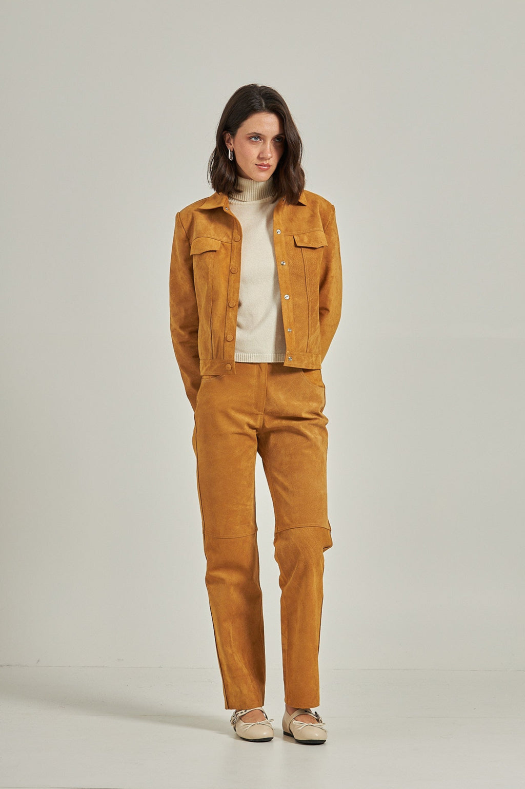 Calça couro acamurçado estilo jeans - Caramelo