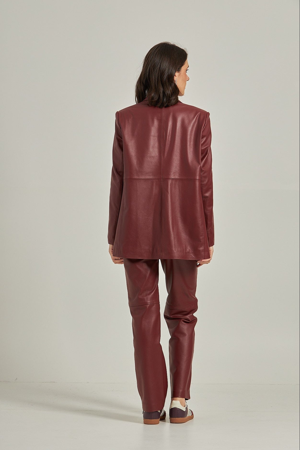 Calça couro estilo jeans - Burgundy