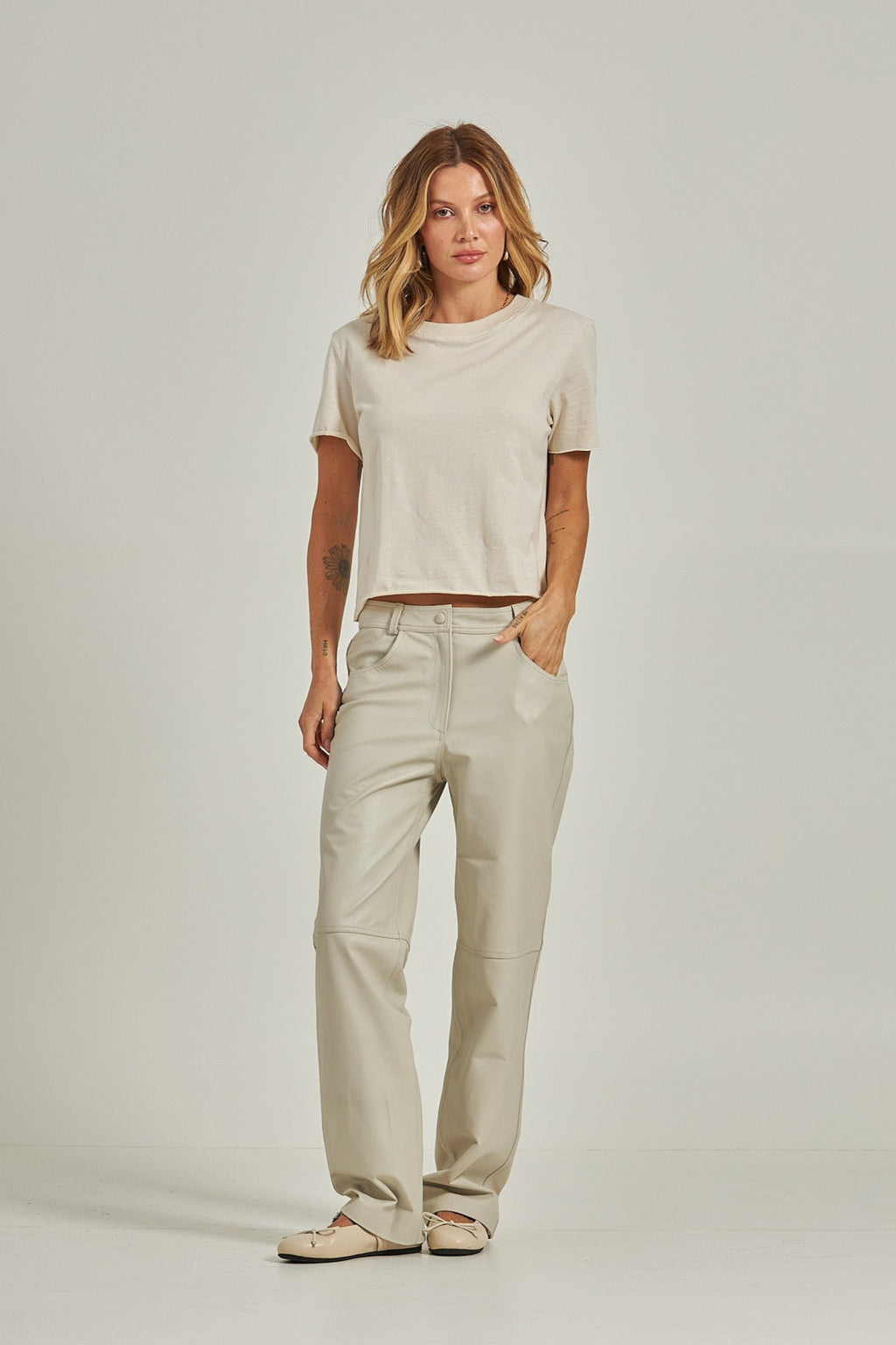 Calça couro estilo jeans - Off