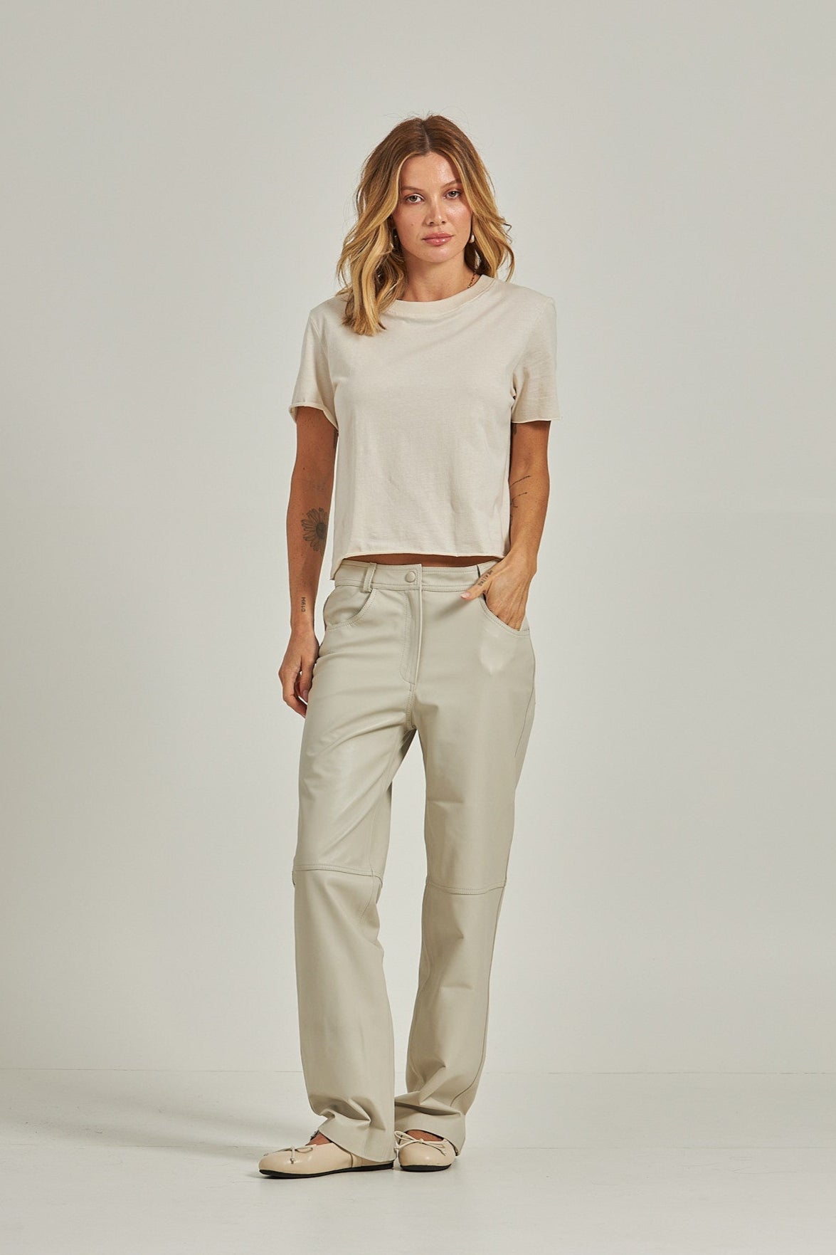 Calça couro estilo jeans - Off