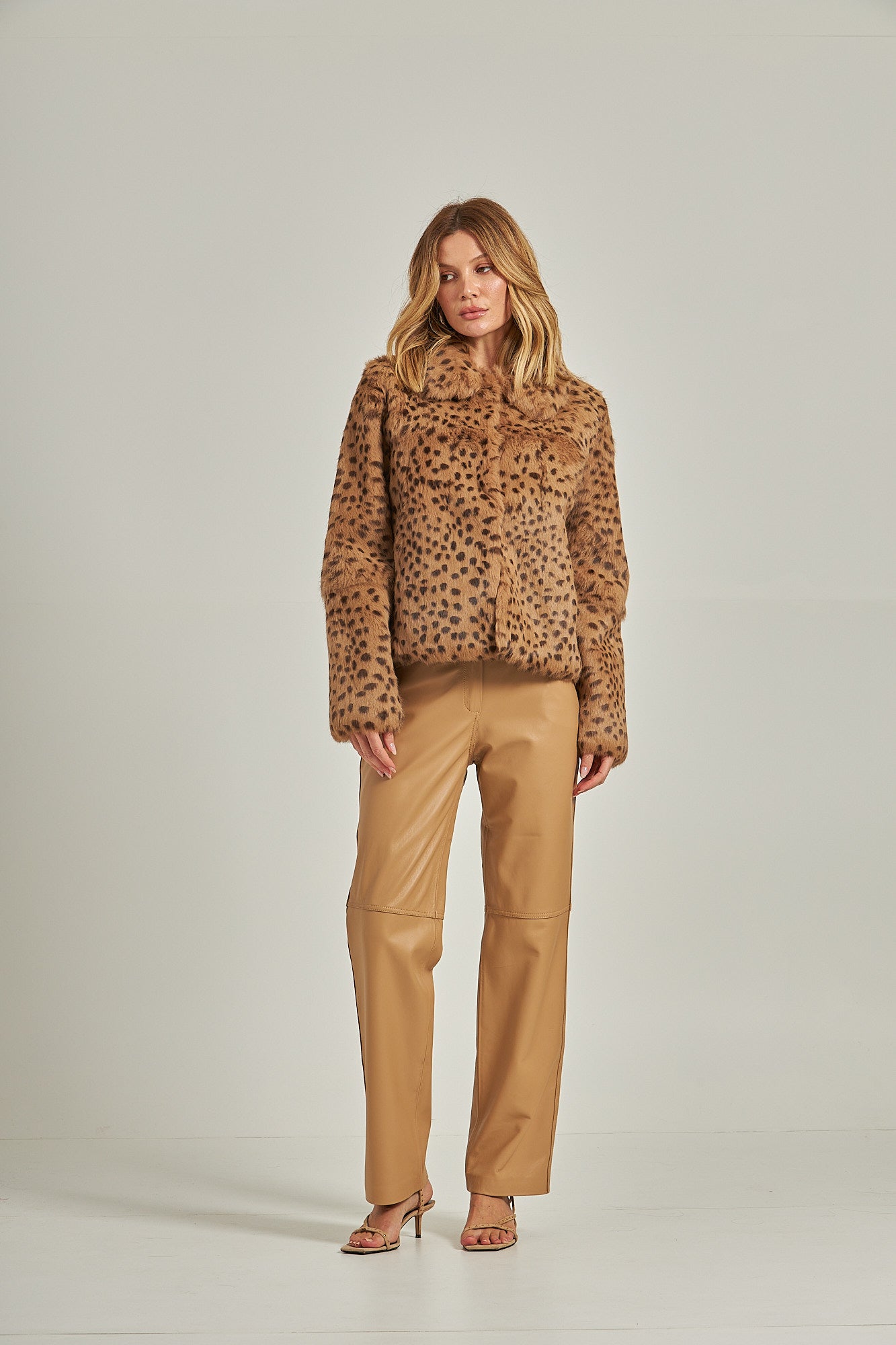 Casaco de pele animal print