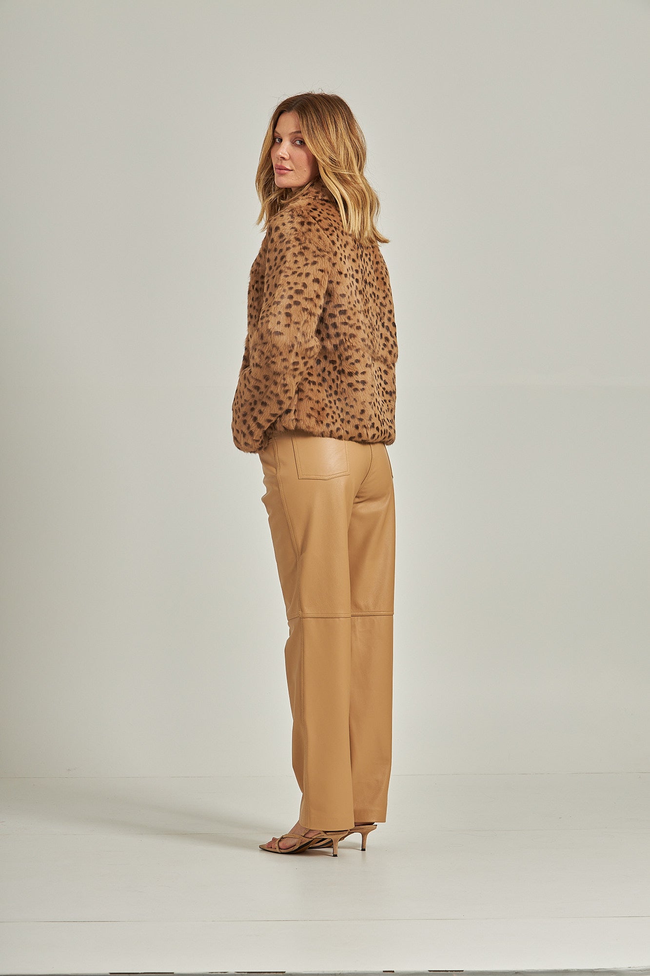Casaco de pele animal print