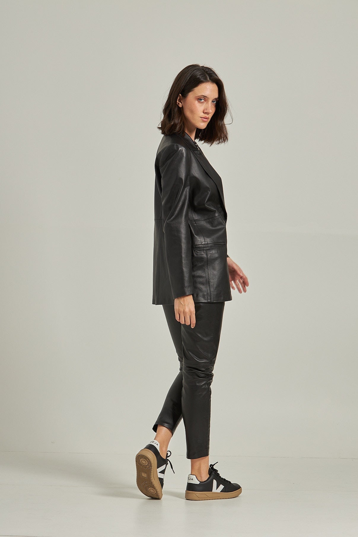 Calça couro cós elástico - Preto