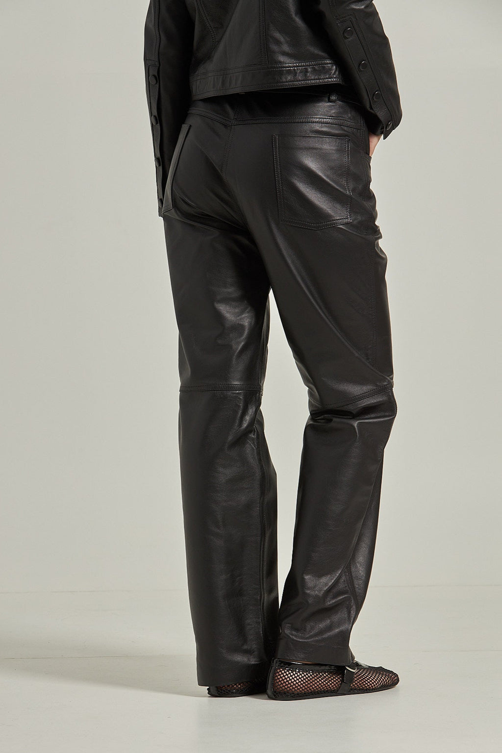 Calça couro estilo jeans - Preto