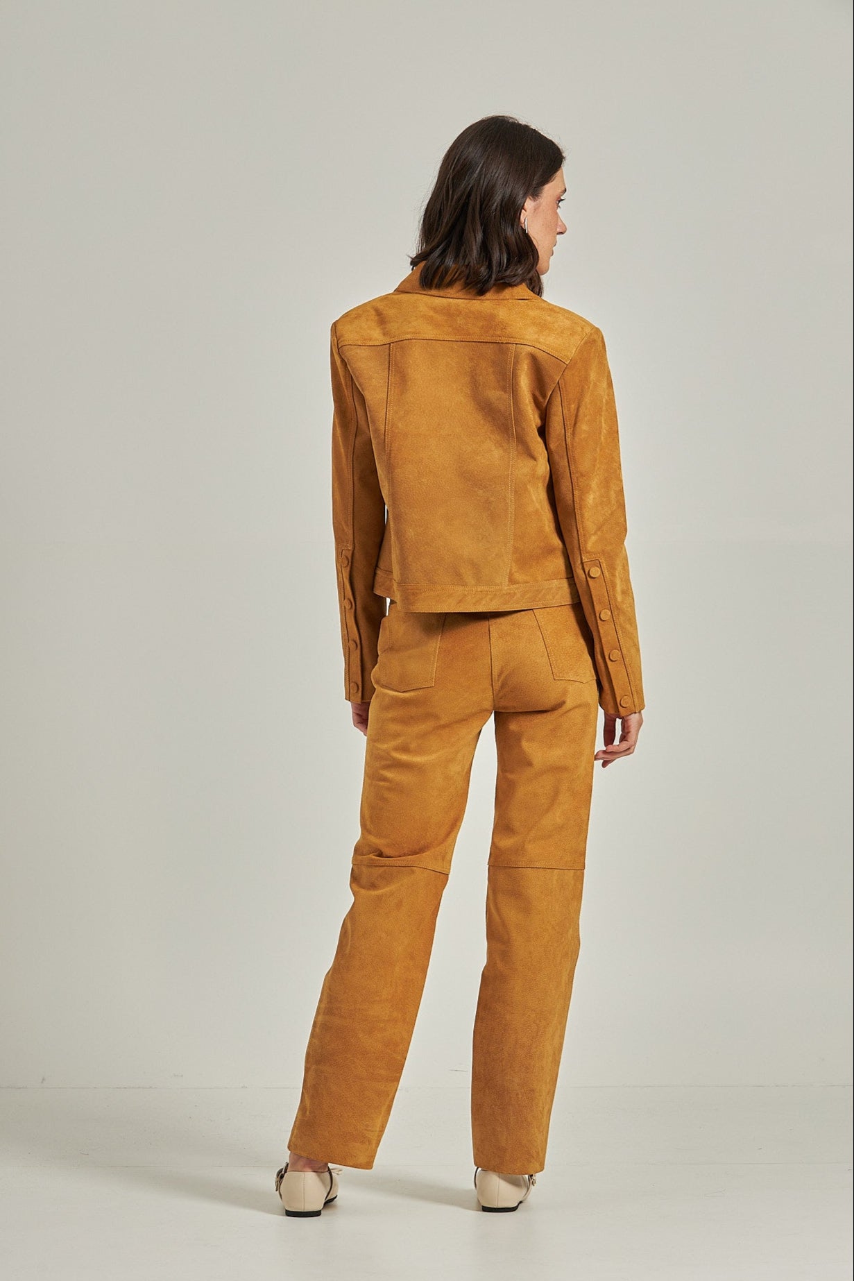 Calça couro acamurçado estilo jeans - Caramelo