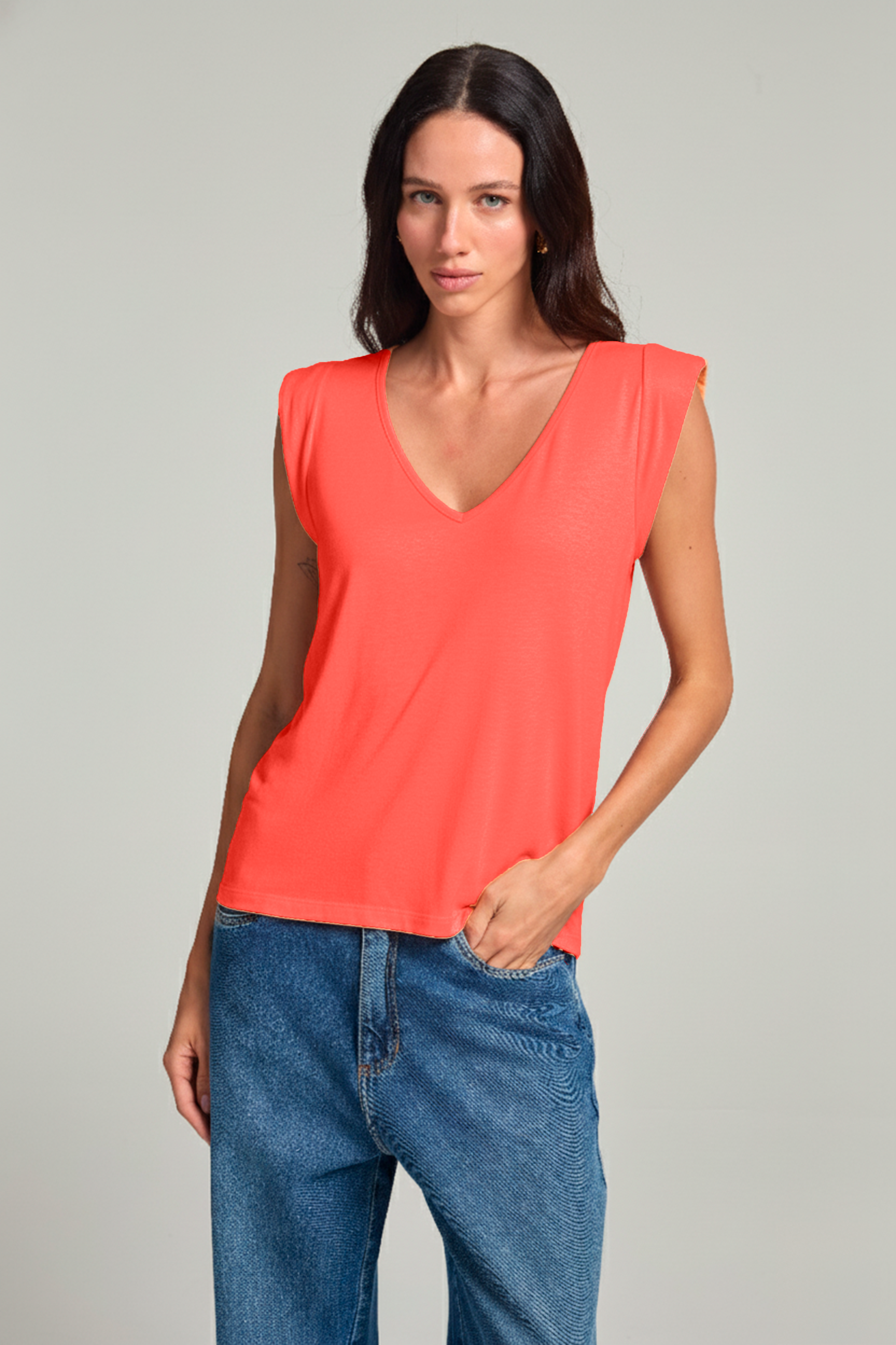 Regata babados em viscolinho - Vermelho