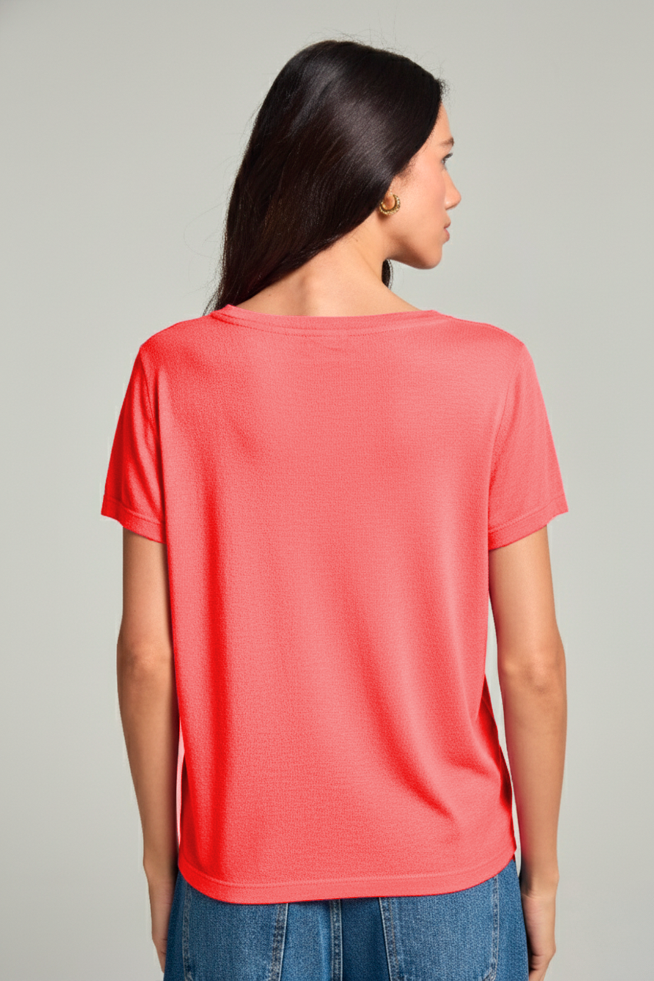 Camiseta gola v em viscolinho - Cereja