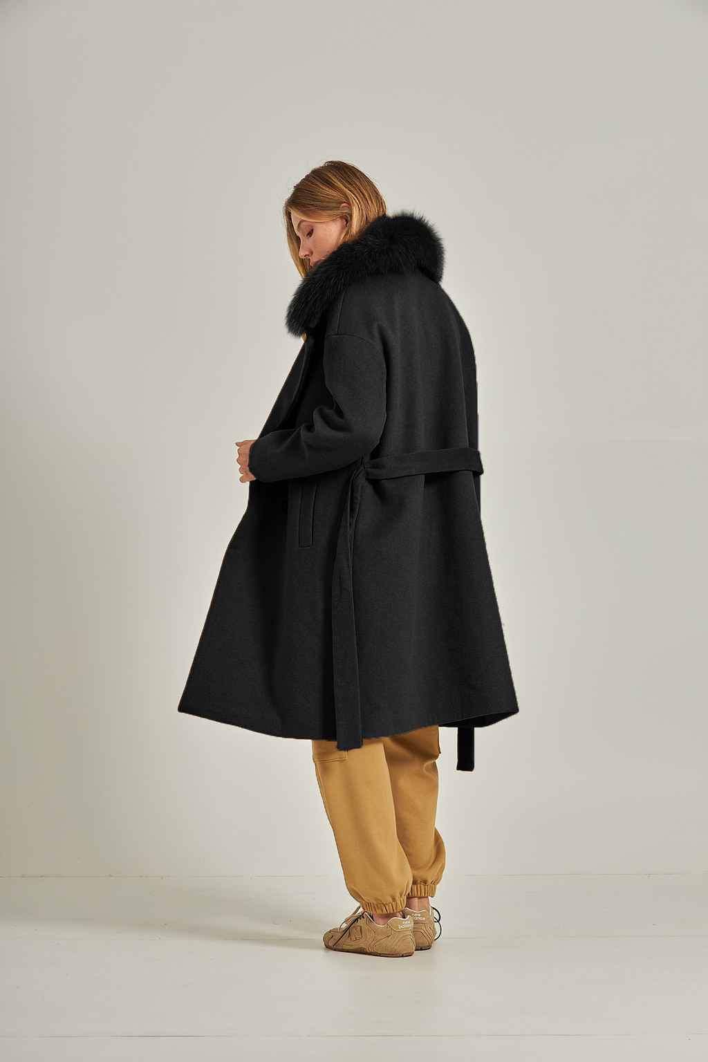 Trench coat de pele gola fox - Preto