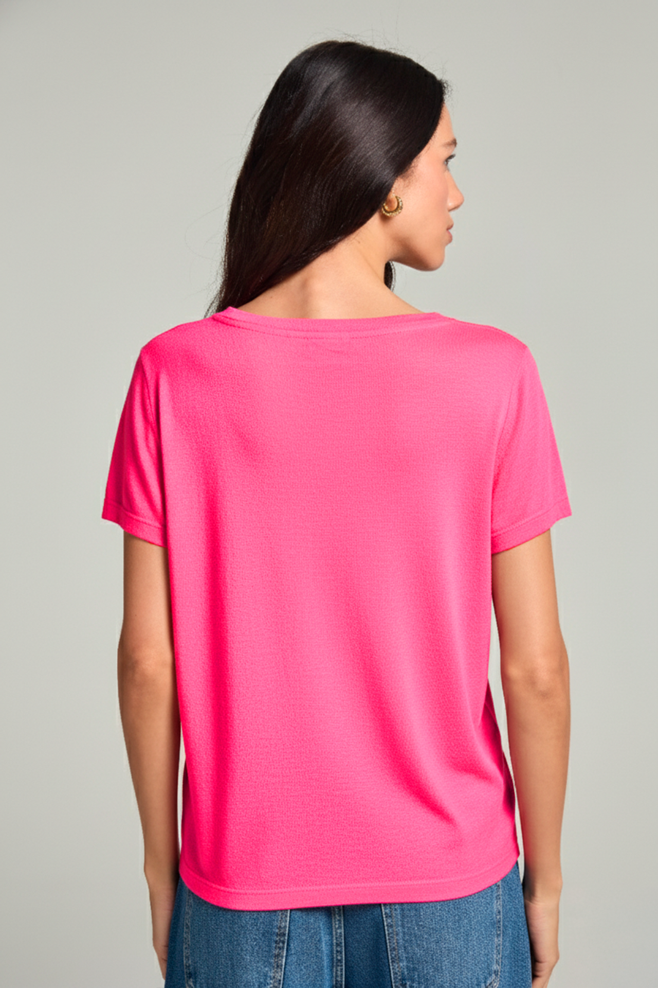 Camiseta gola v em viscose -  Hot Pink