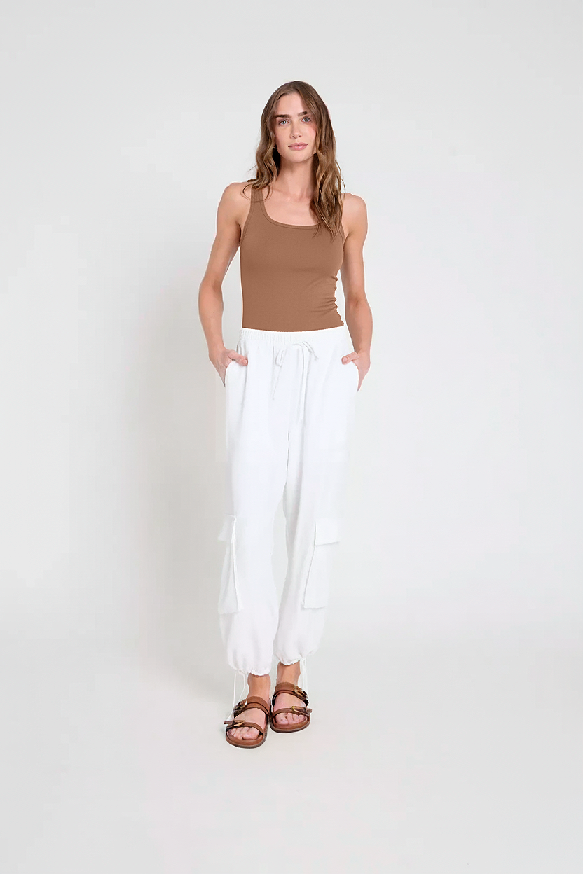 Regata canelada em malha decote U -  Mocha