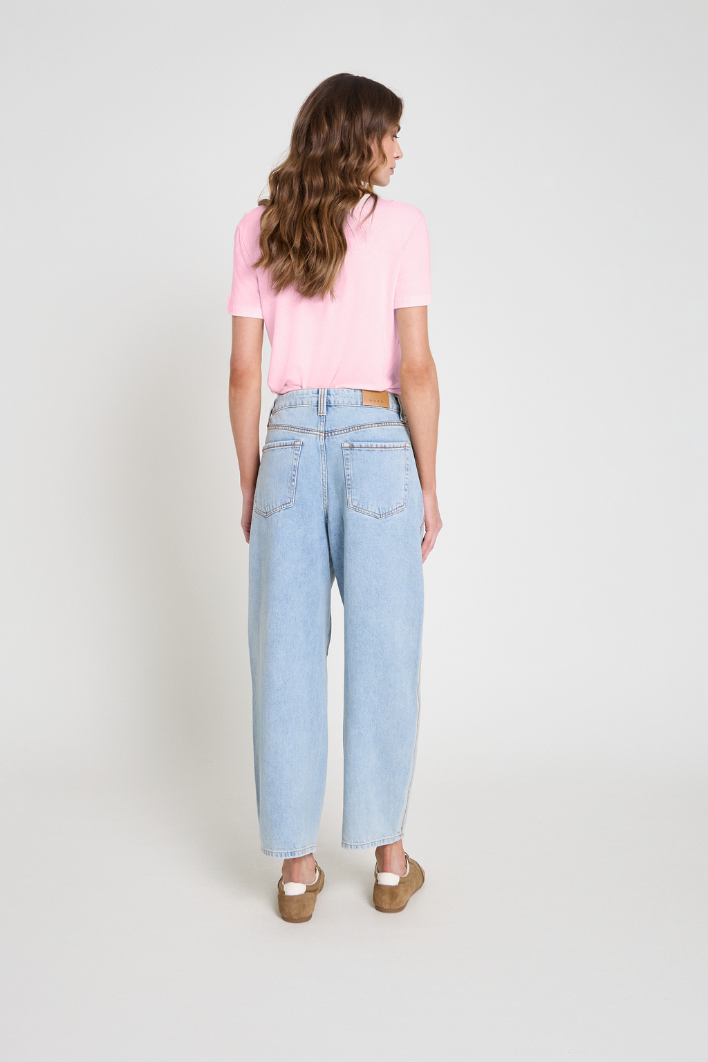 Camiseta decote v em algodão - Rosa
