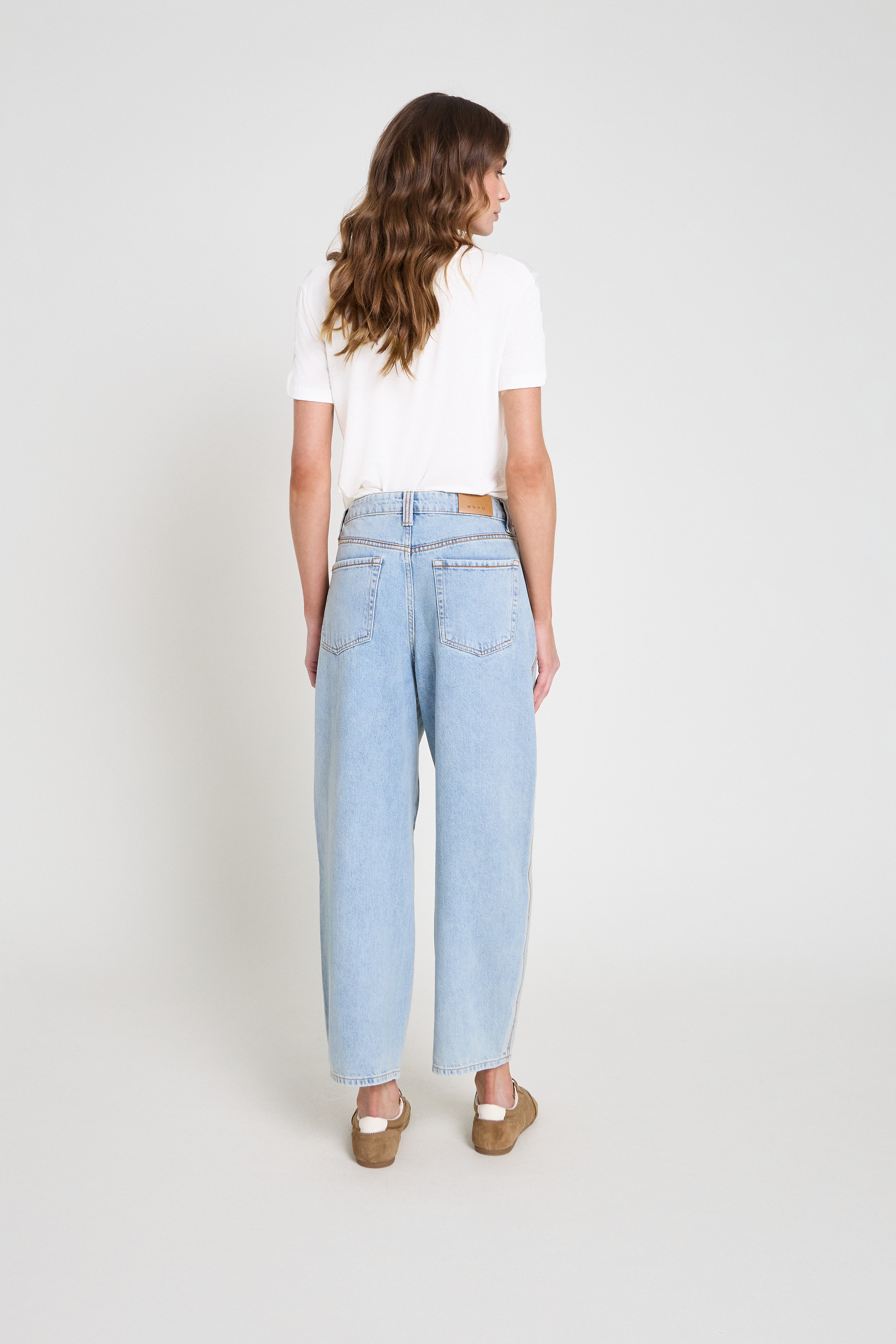 Camiseta decote v em algodão - Off White