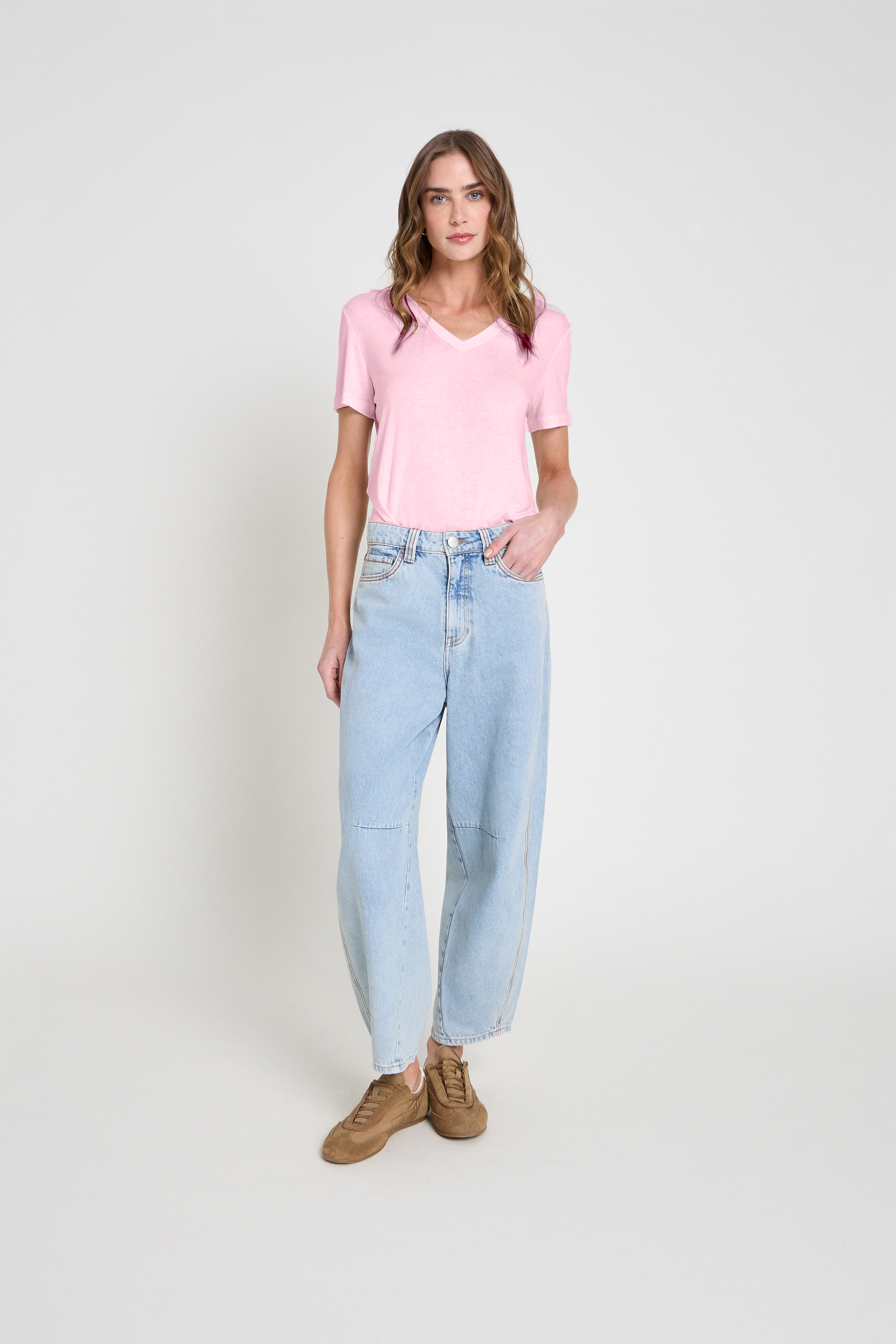 Camiseta decote v em algodão - Rosa