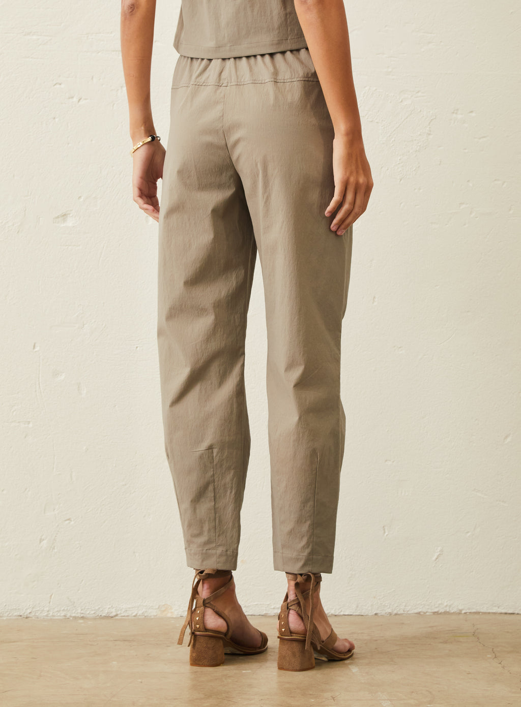 Calça De Nylon - Bege