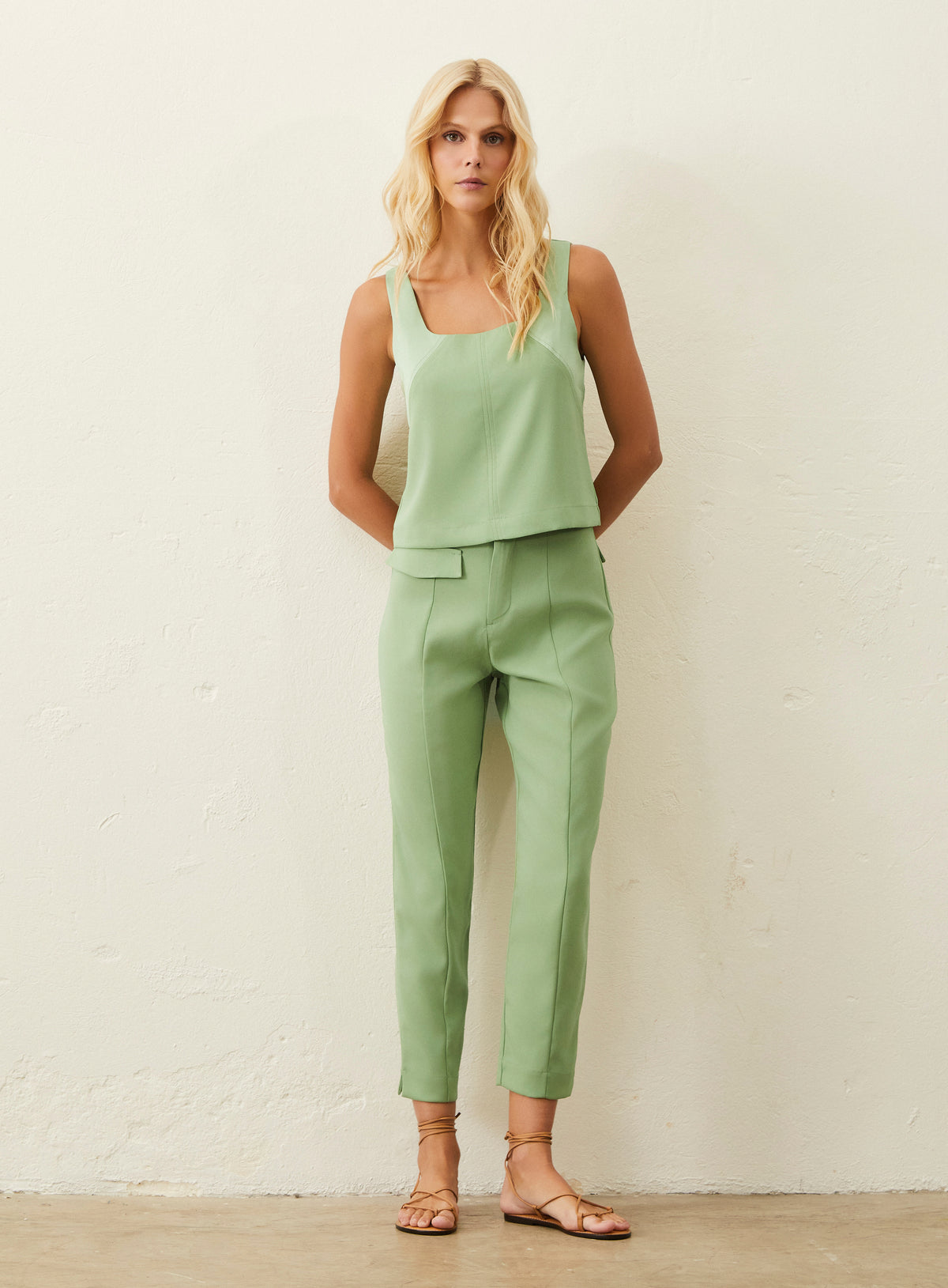Regata Em Crepe Patou - Verde