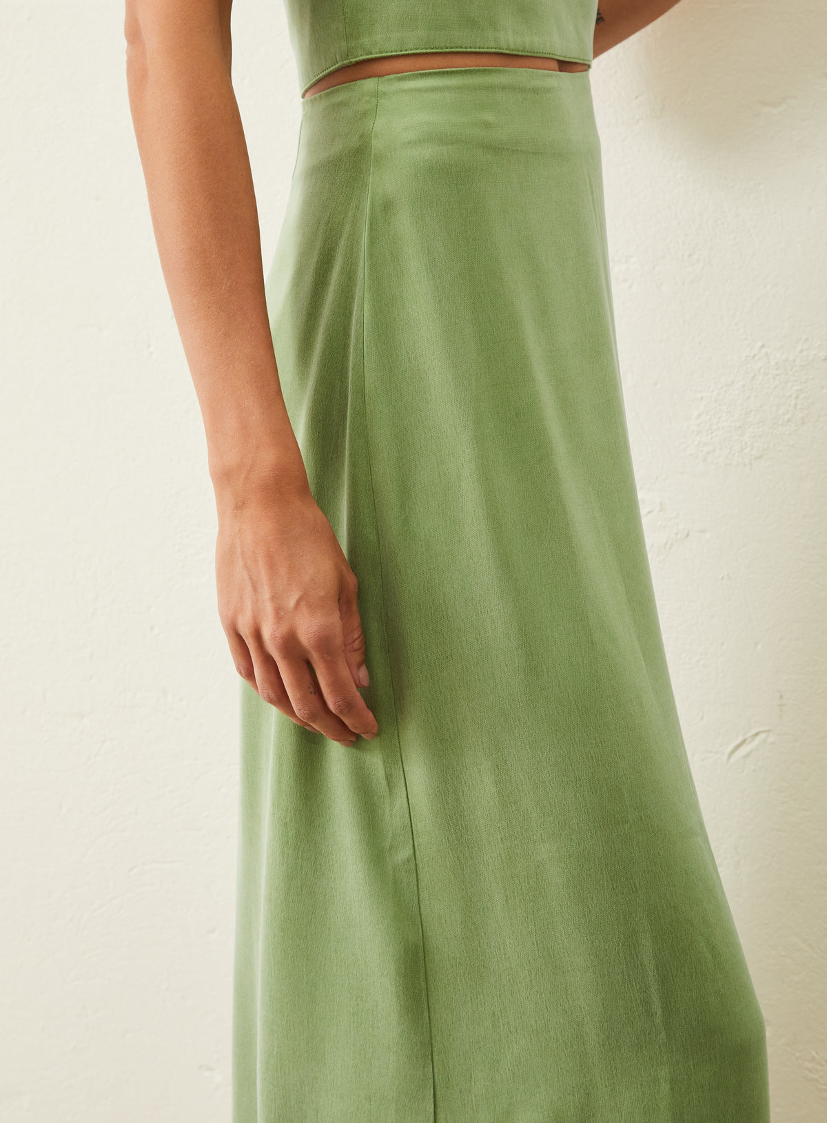 Saia Midi Em Cupro - Verde