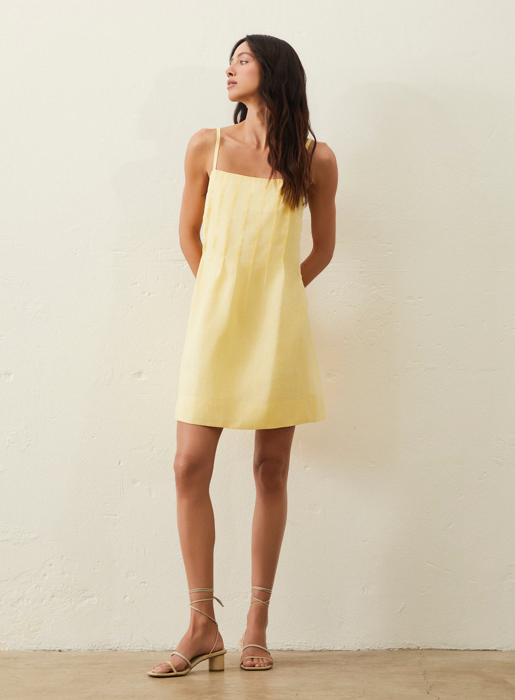 Vestido Curto De Linho Com Alça - Amarelo