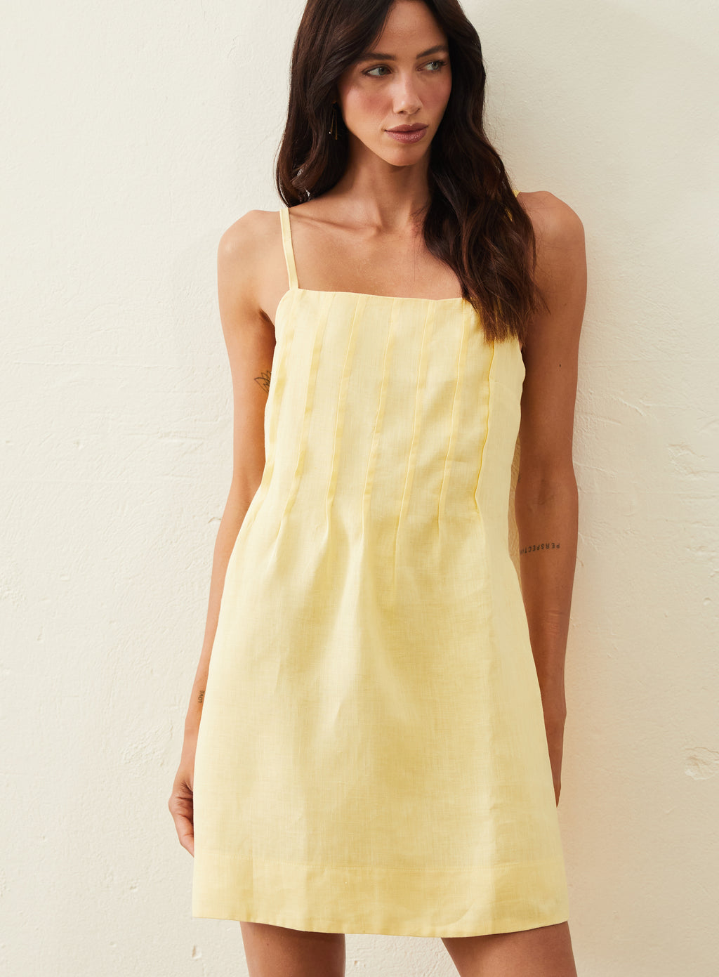 Vestido Curto De Linho Com Alça - Amarelo