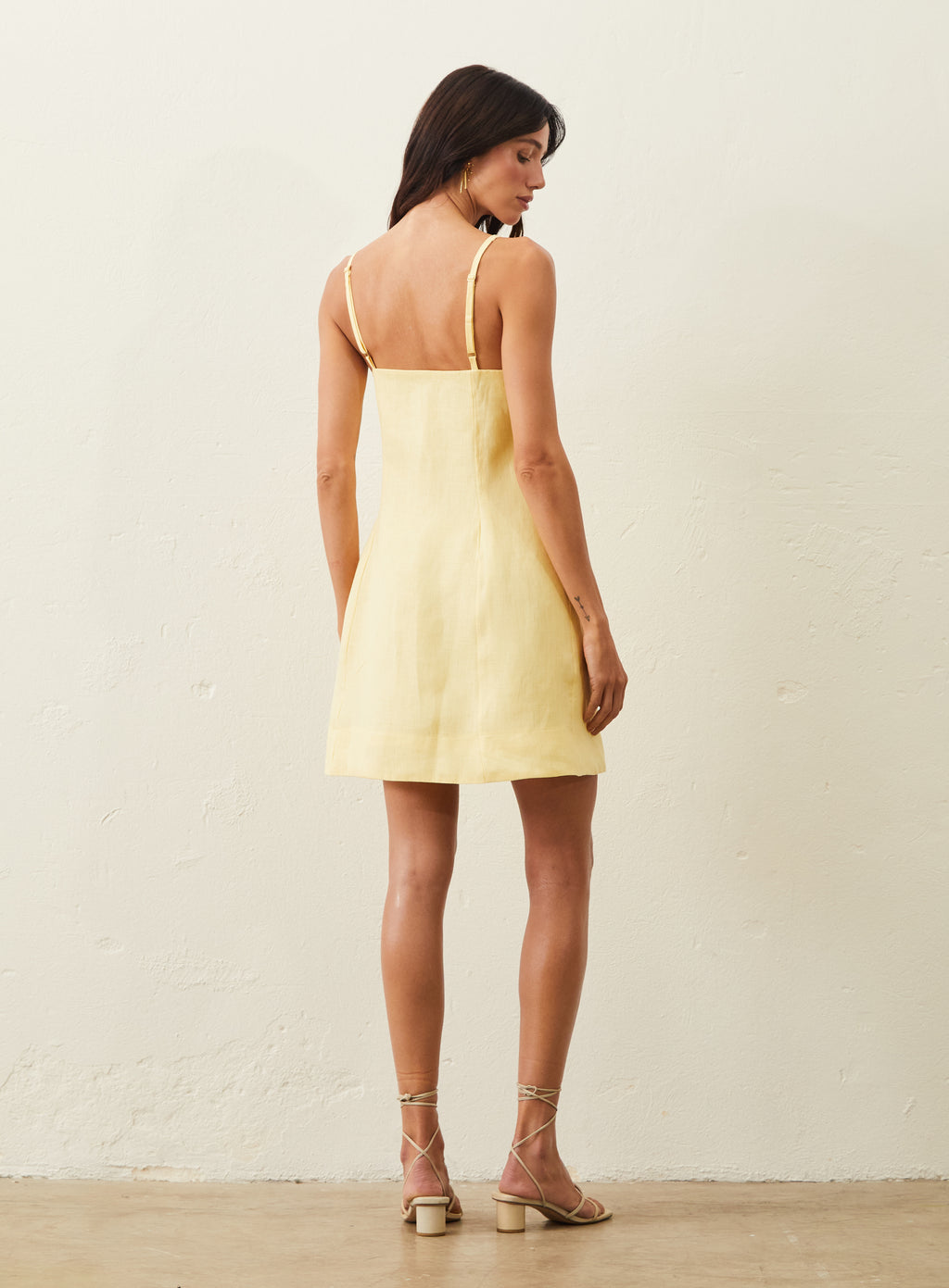 Vestido Curto De Linho Com Alça - Amarelo