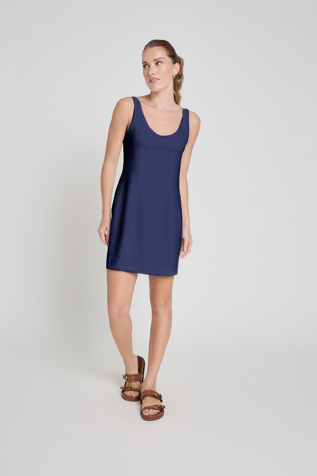 Vestido em crepe curto - Marinho