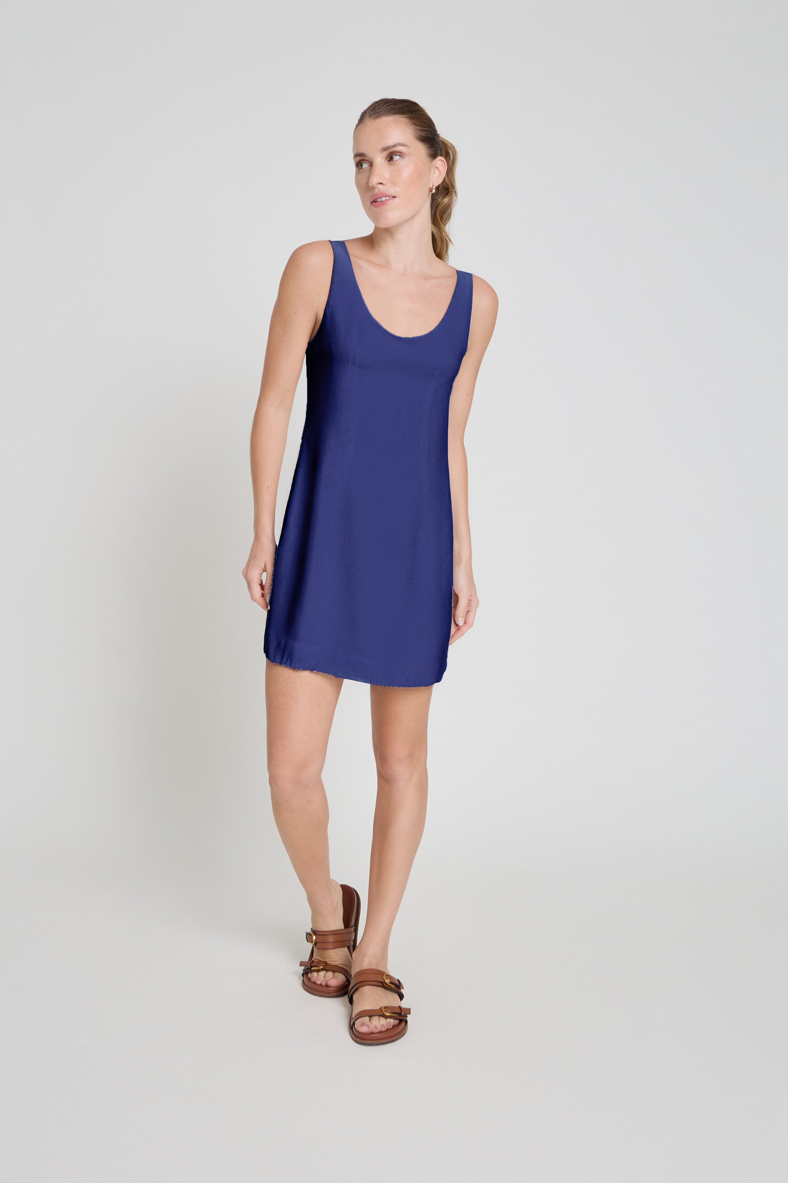 Vestido em crepe curto- Marinho