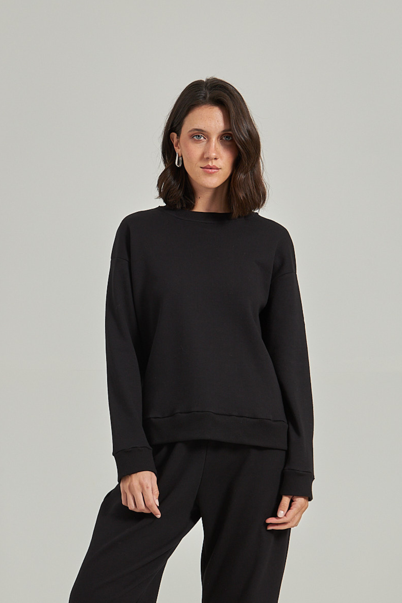 Blusa mg longa Infinity - Preto