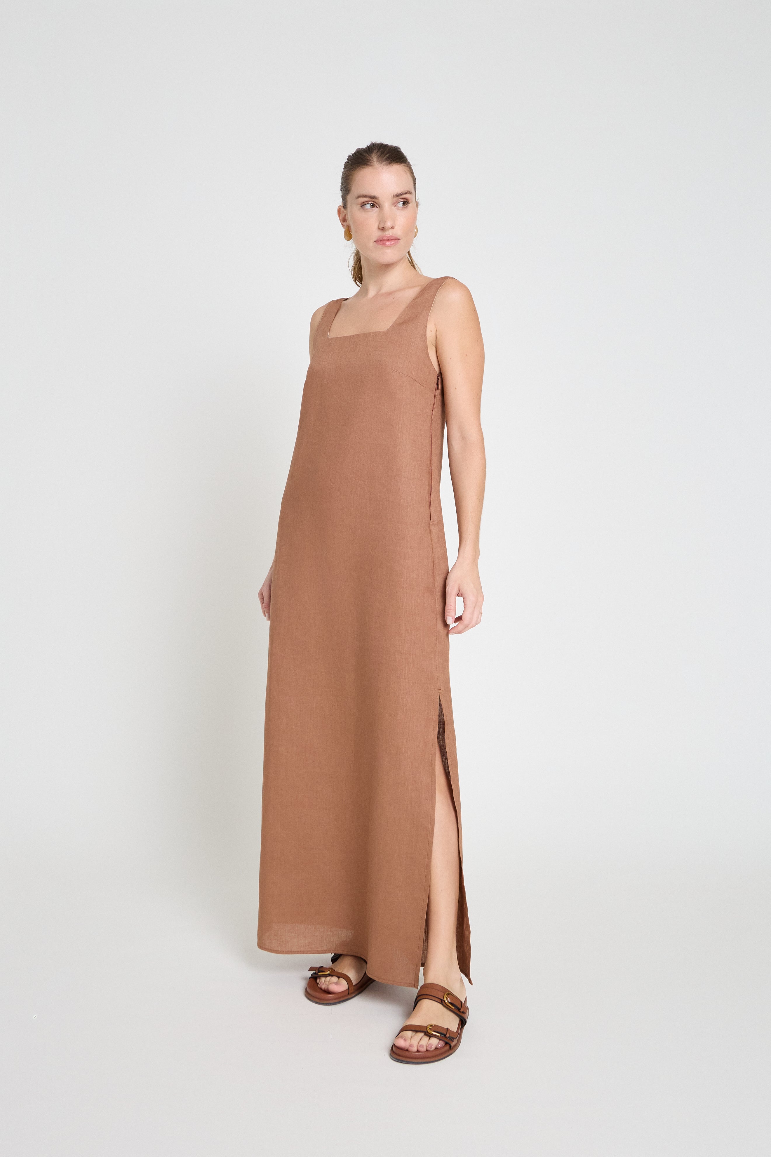 Vestido em linho - Mocha