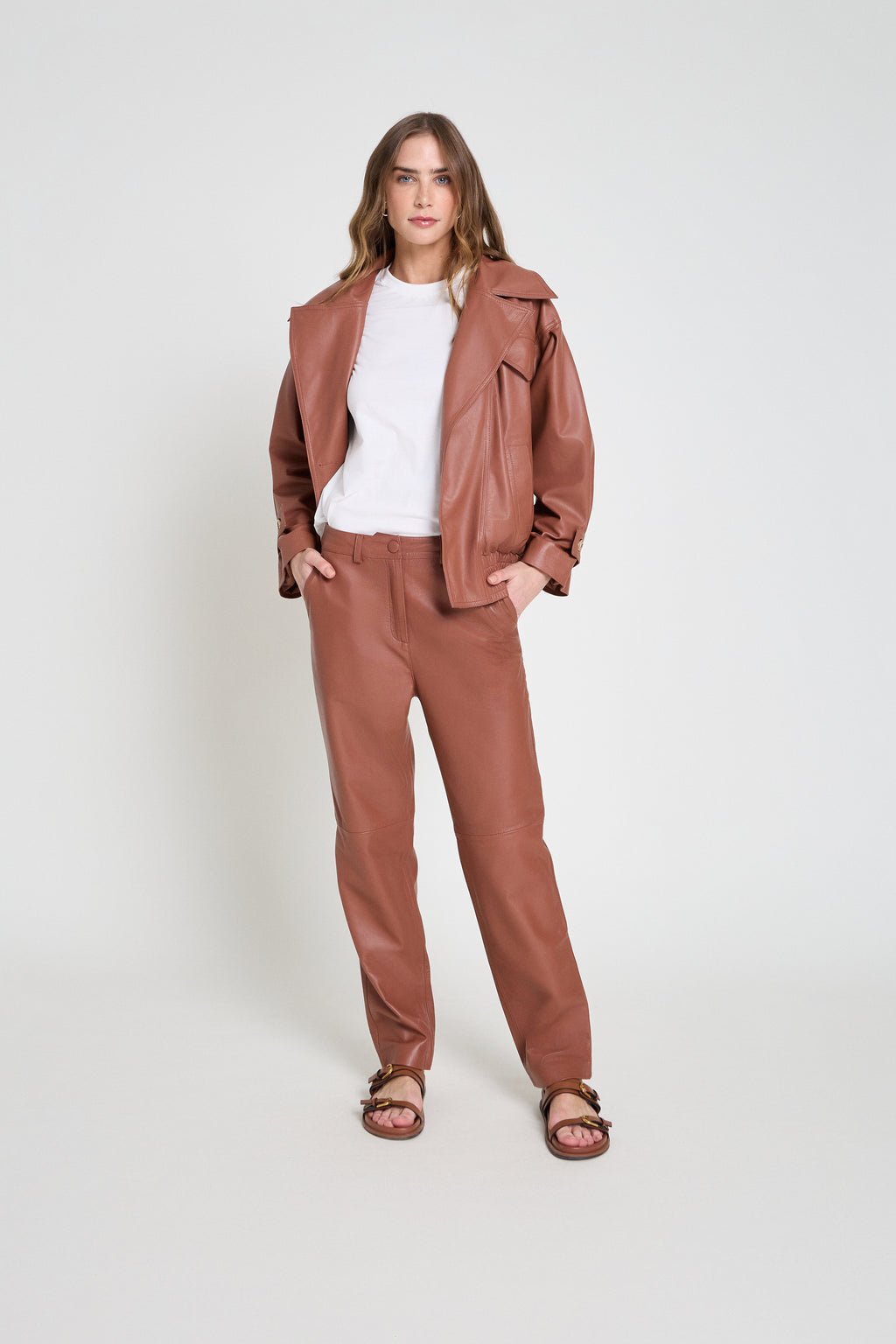 Calça em couro - Mocha