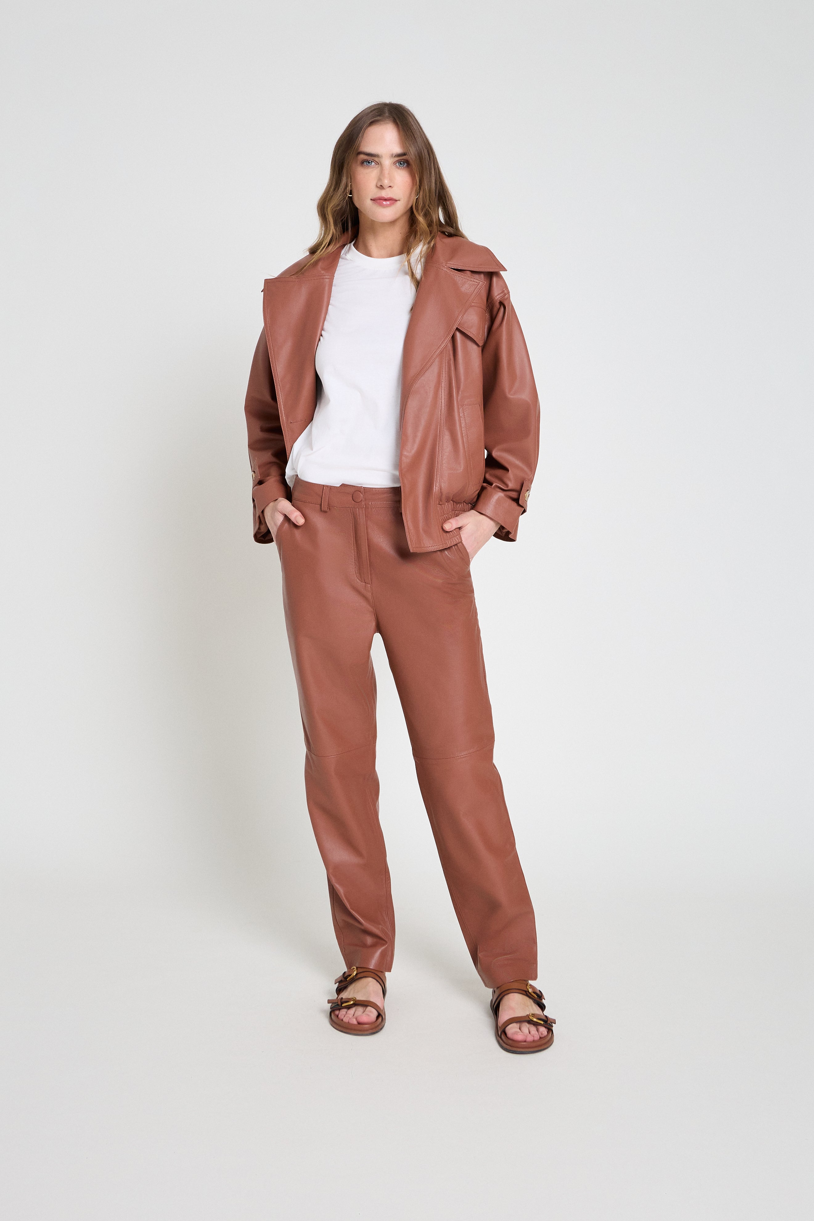 Calça em couro - Mocha