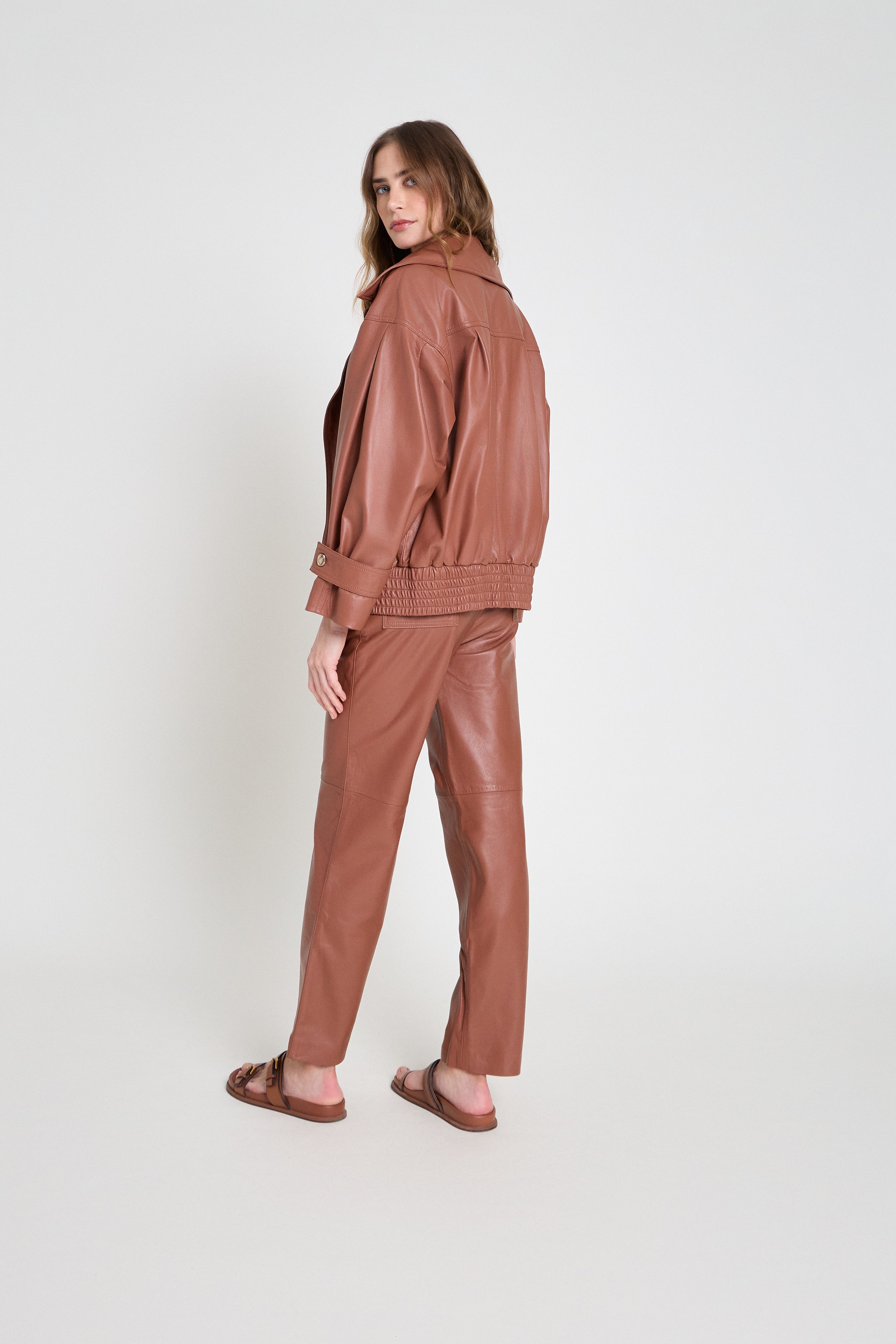 Calça em couro - Mocha