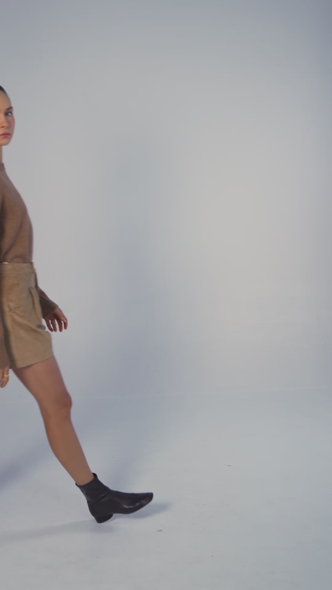 Short em Veludo Cotelê - Bege Claro