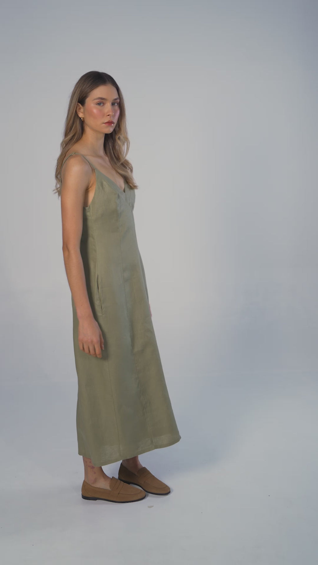 Vestido em Linho - Verde Militar Claro